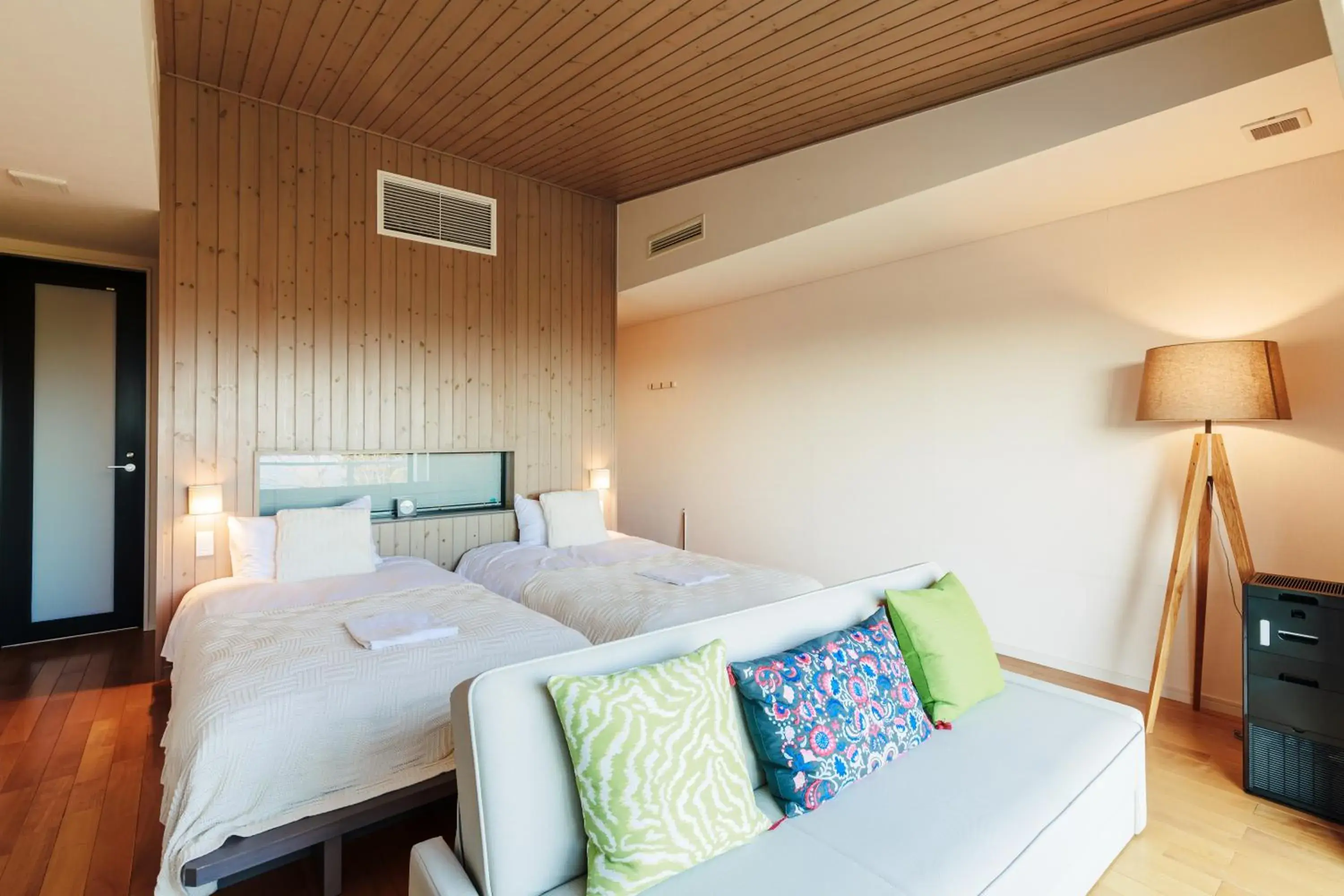 Photo of the whole room, Bed in the salon 伊豆高原 Hotels & Resort Photo of the whole room, Bed in the salon 伊豆高原 Hotels & Resort