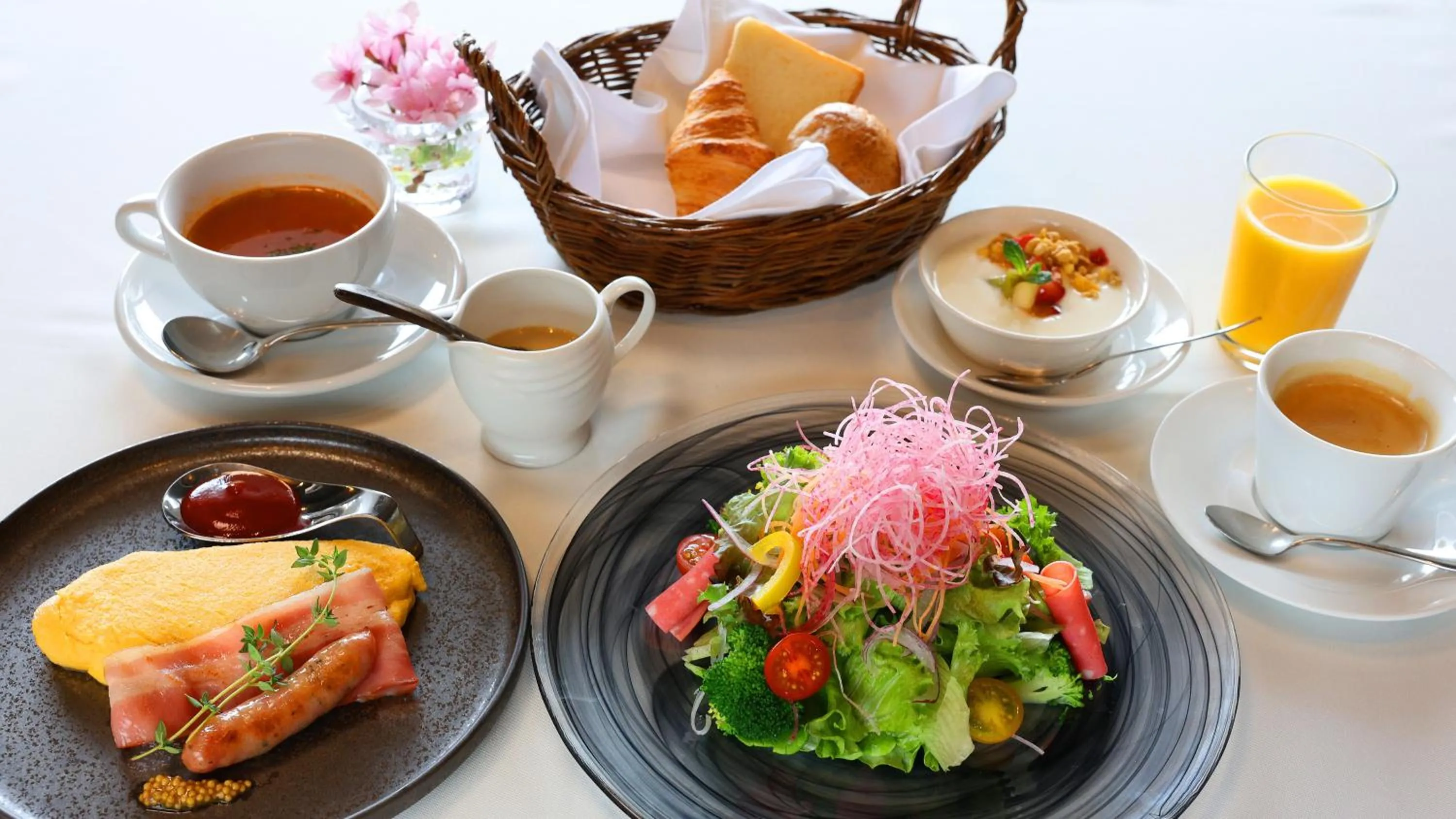 Food in the salon 伊豆高原 Hotels & Resort