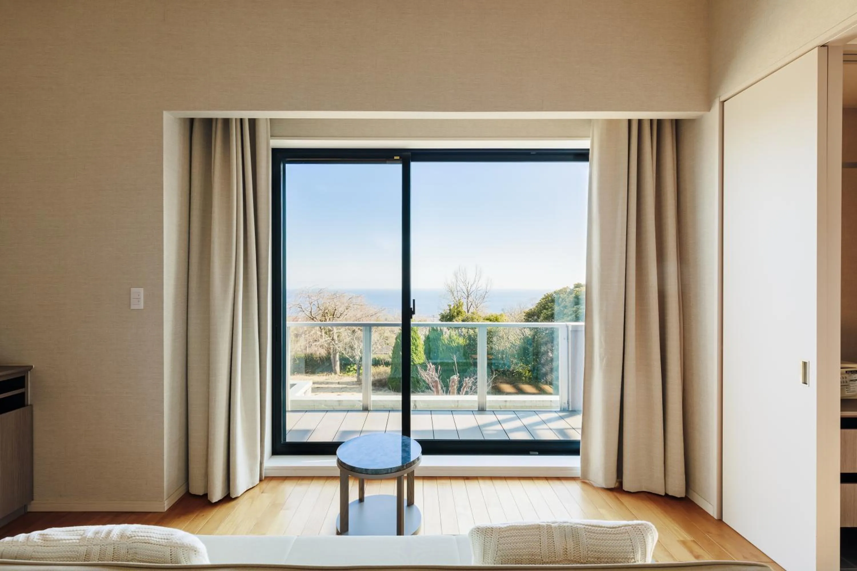 Photo of the whole room, Bed in the salon 伊豆高原 Hotels & Resort