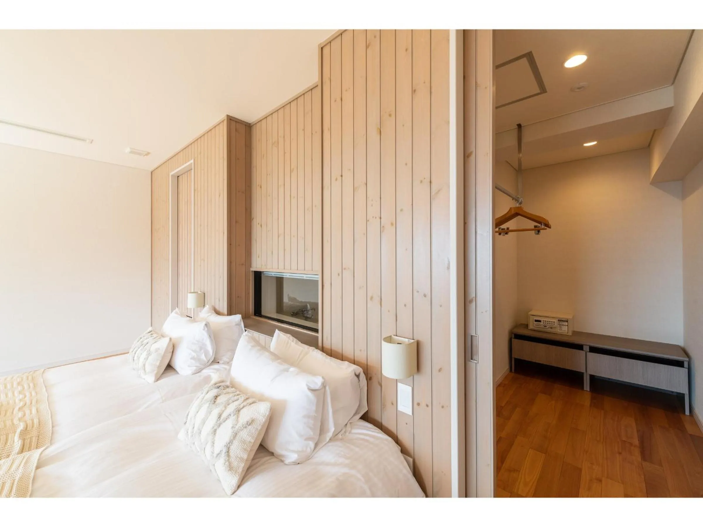 Photo of the whole room, Bed in the salon 伊豆高原 Hotels & Resort