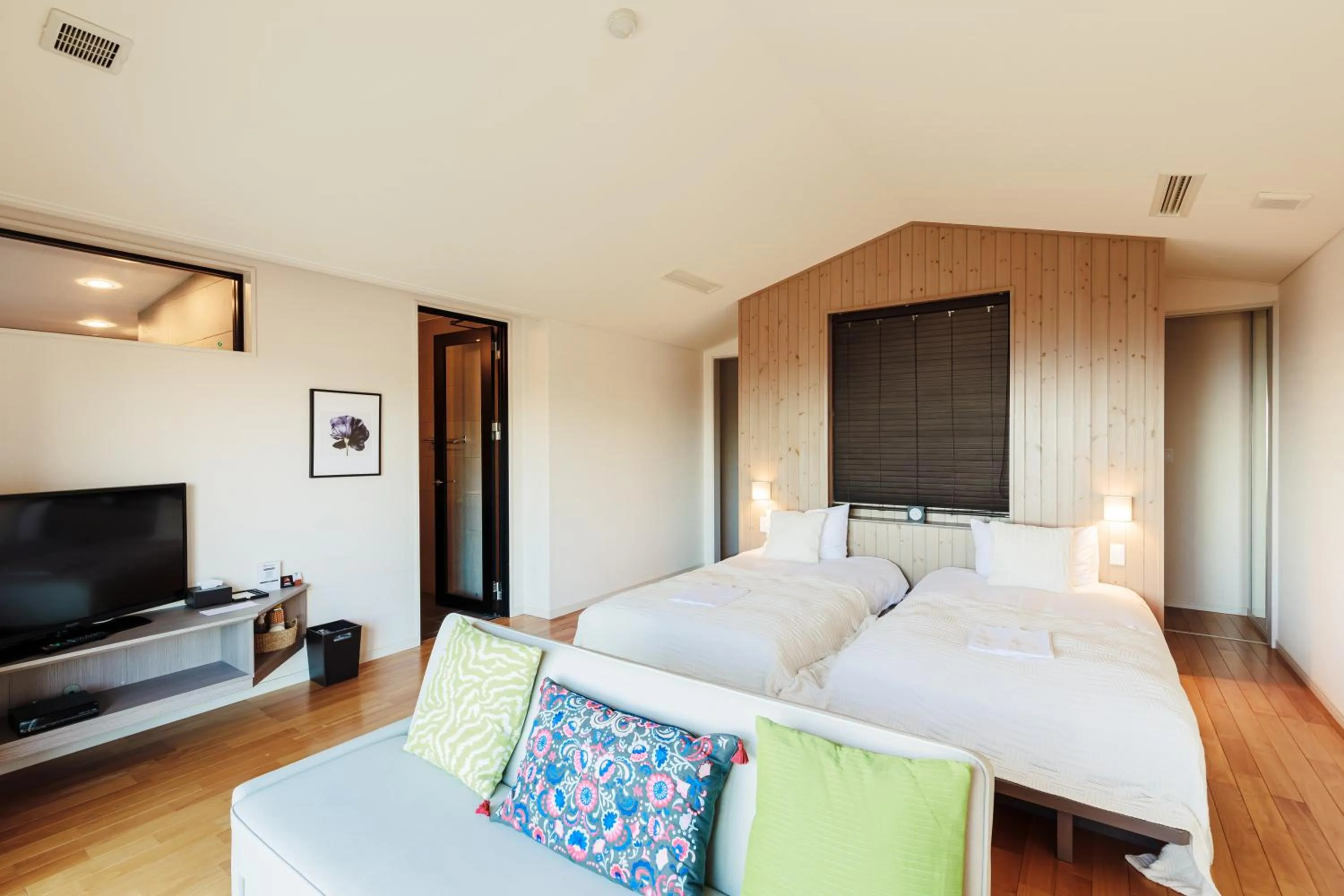 Photo of the whole room, Bed in the salon 伊豆高原 Hotels & Resort