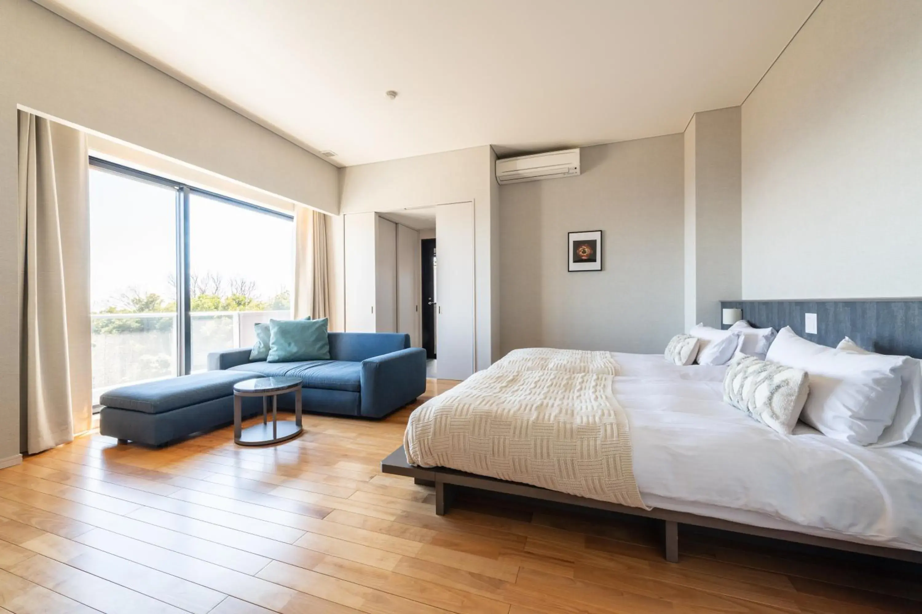 Photo of the whole room, Bed in the salon 伊豆高原 Hotels & Resort Photo of the whole room, Bed in the salon 伊豆高原 Hotels & Resort