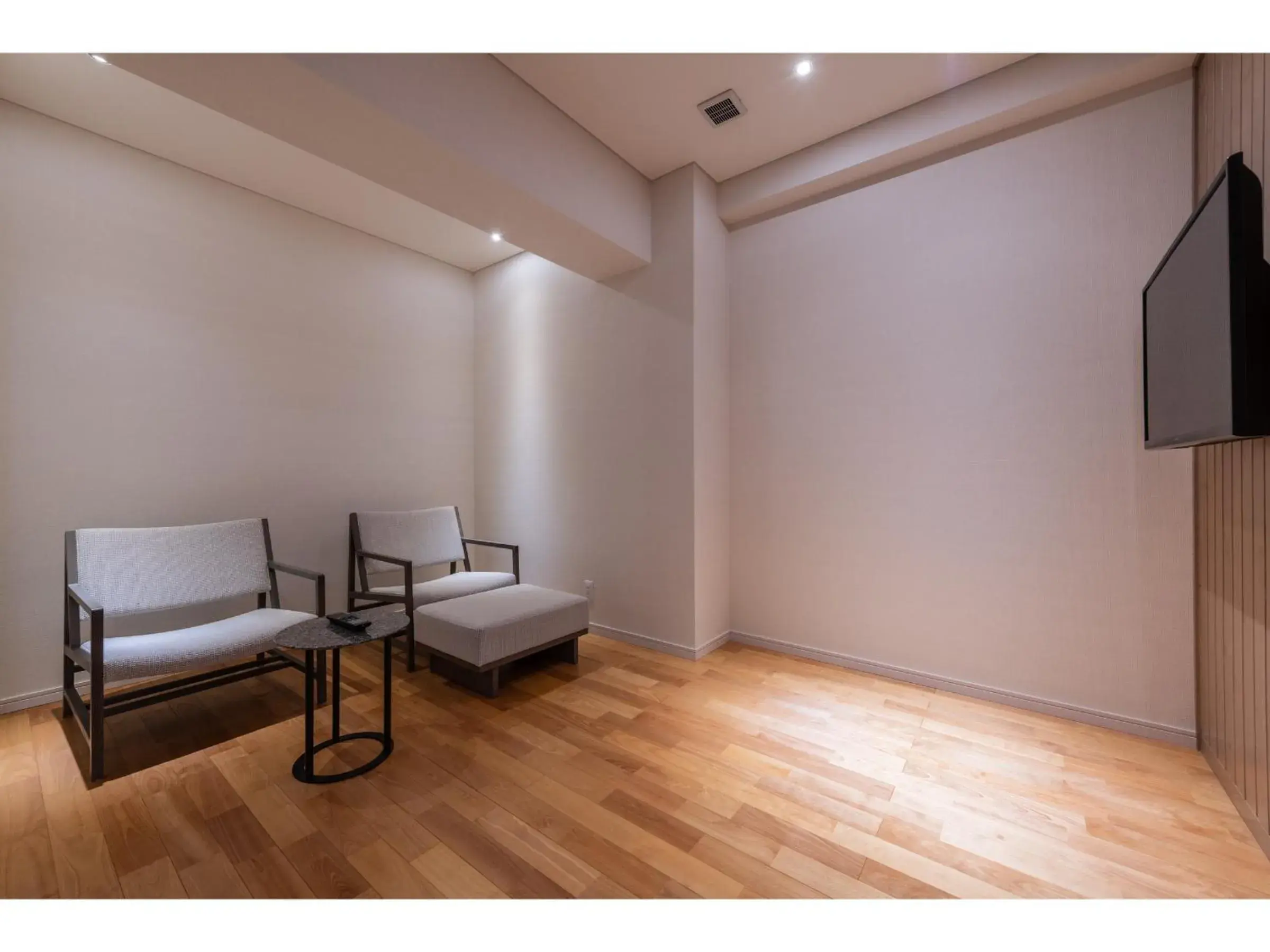 Photo of the whole room in the salon 伊豆高原 Hotels & Resort Photo of the whole room in the salon 伊豆高原 Hotels & Resort