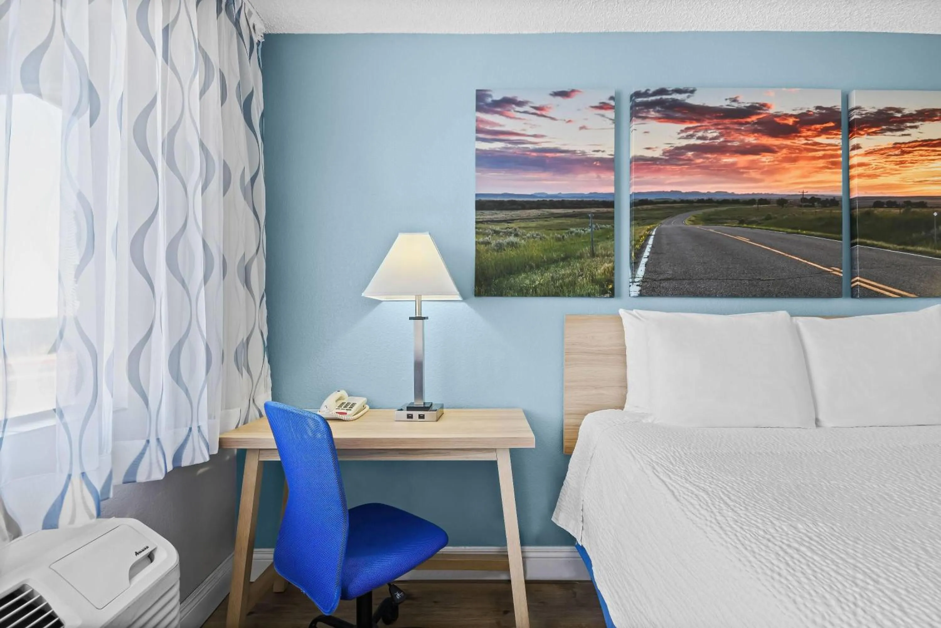 Bed in Days Inn by Wyndham Lost Hills