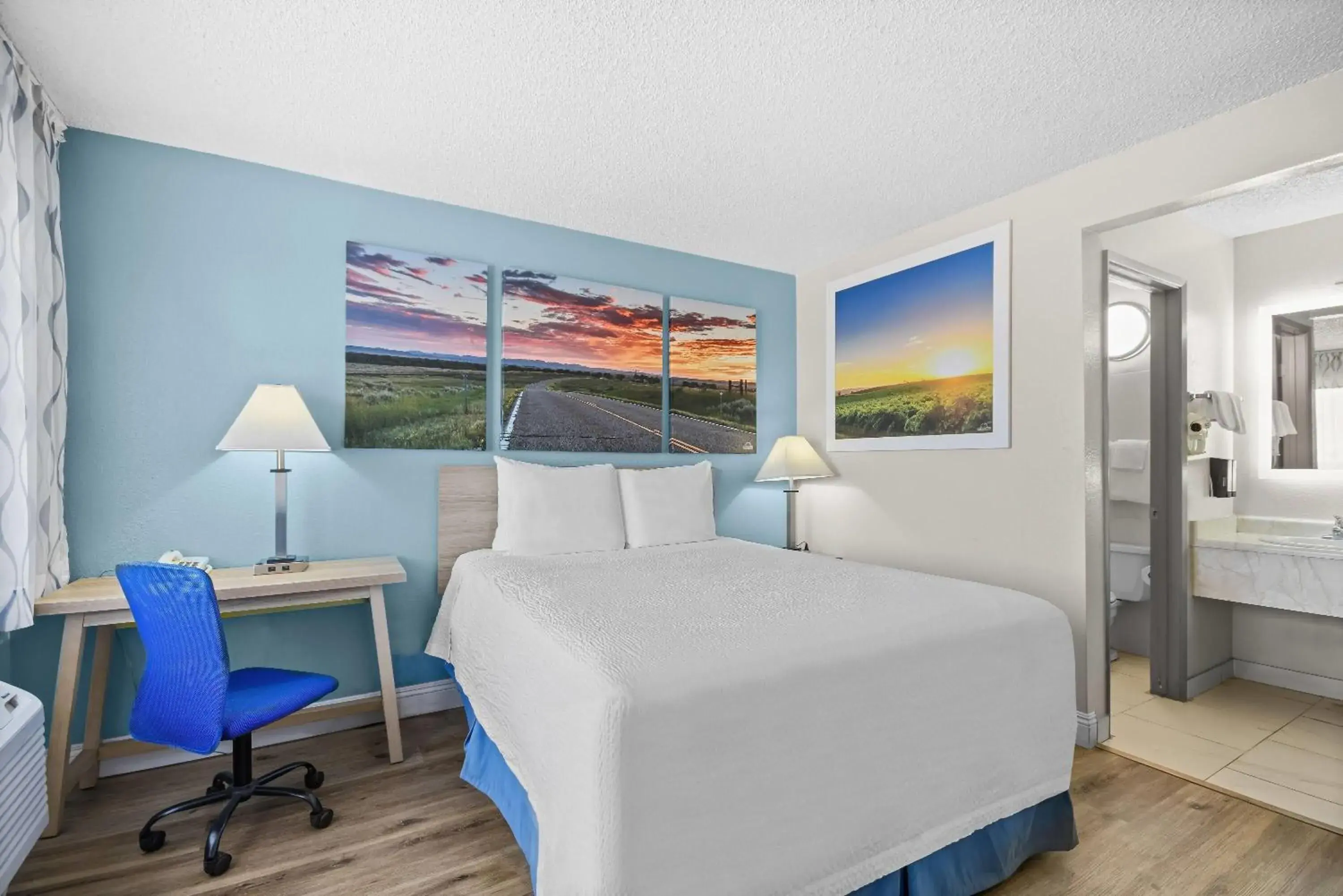 Bed in Days Inn by Wyndham Lost Hills Bed in Days Inn by Wyndham Lost Hills