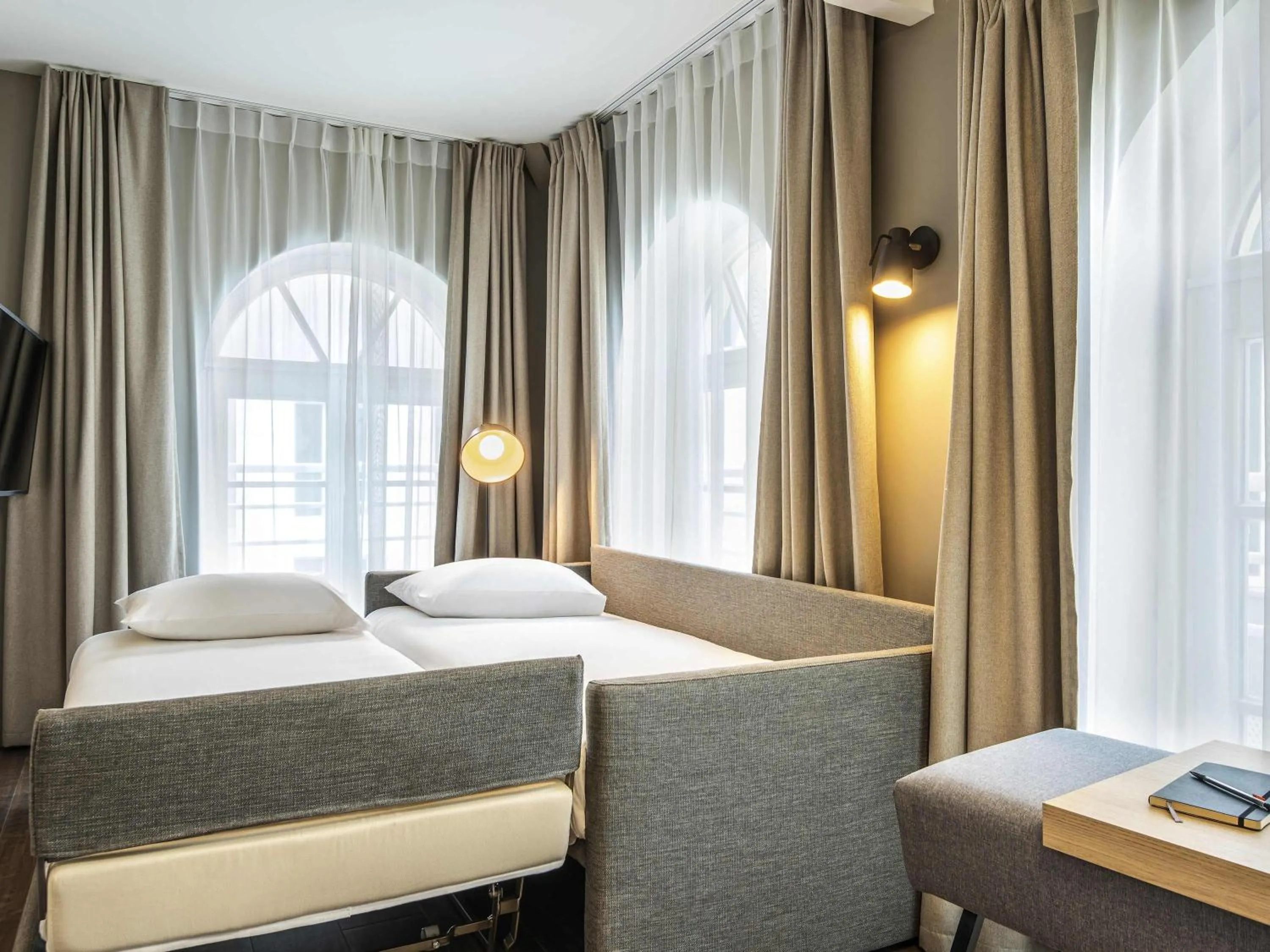 Bedroom, Bed in Aparthotel Adagio Lille Centre Grand Place