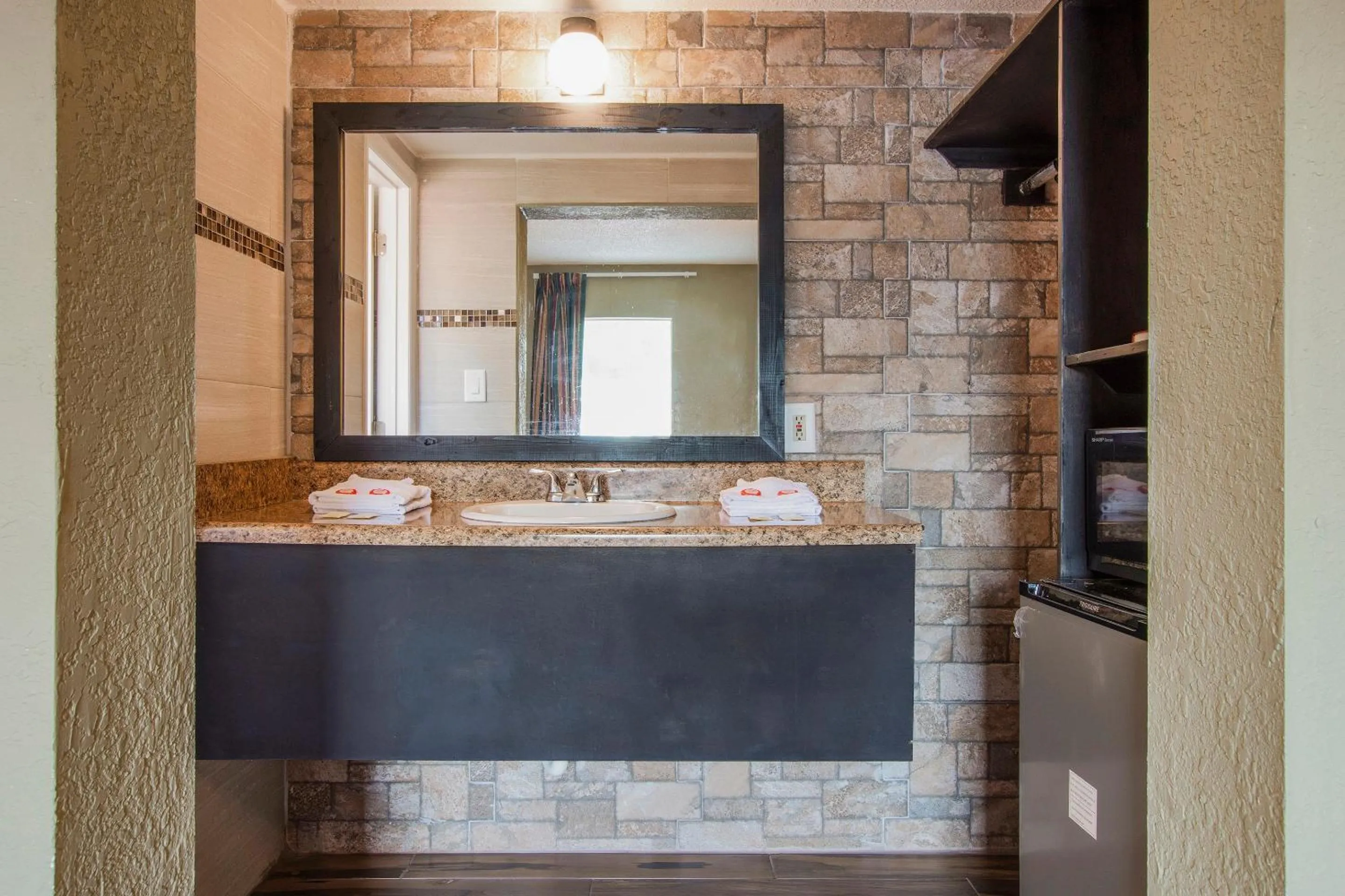 Bathroom in OYO Superior Budget Inn Bartow