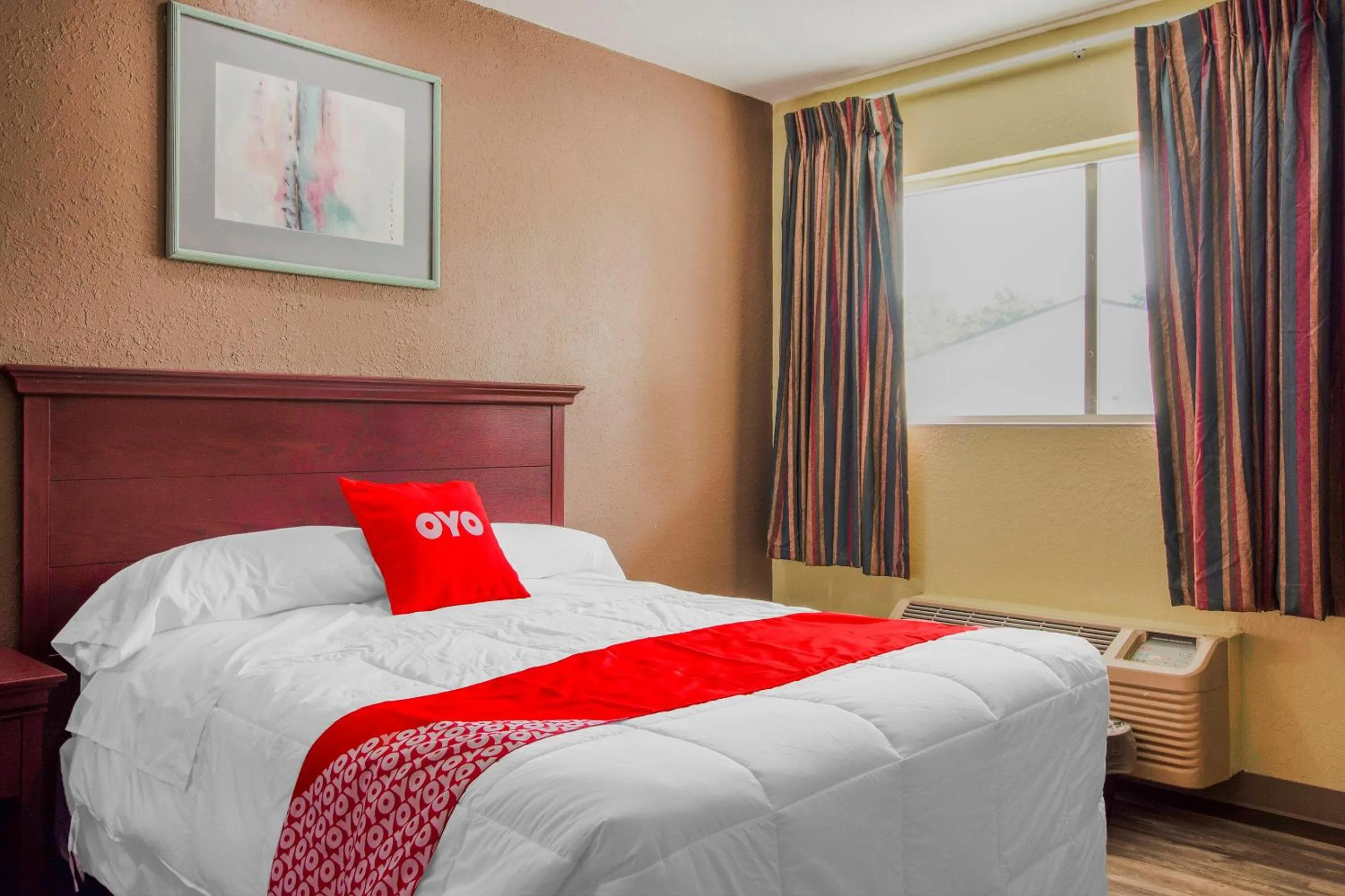 Bedroom, Bed in OYO Superior Budget Inn Bartow