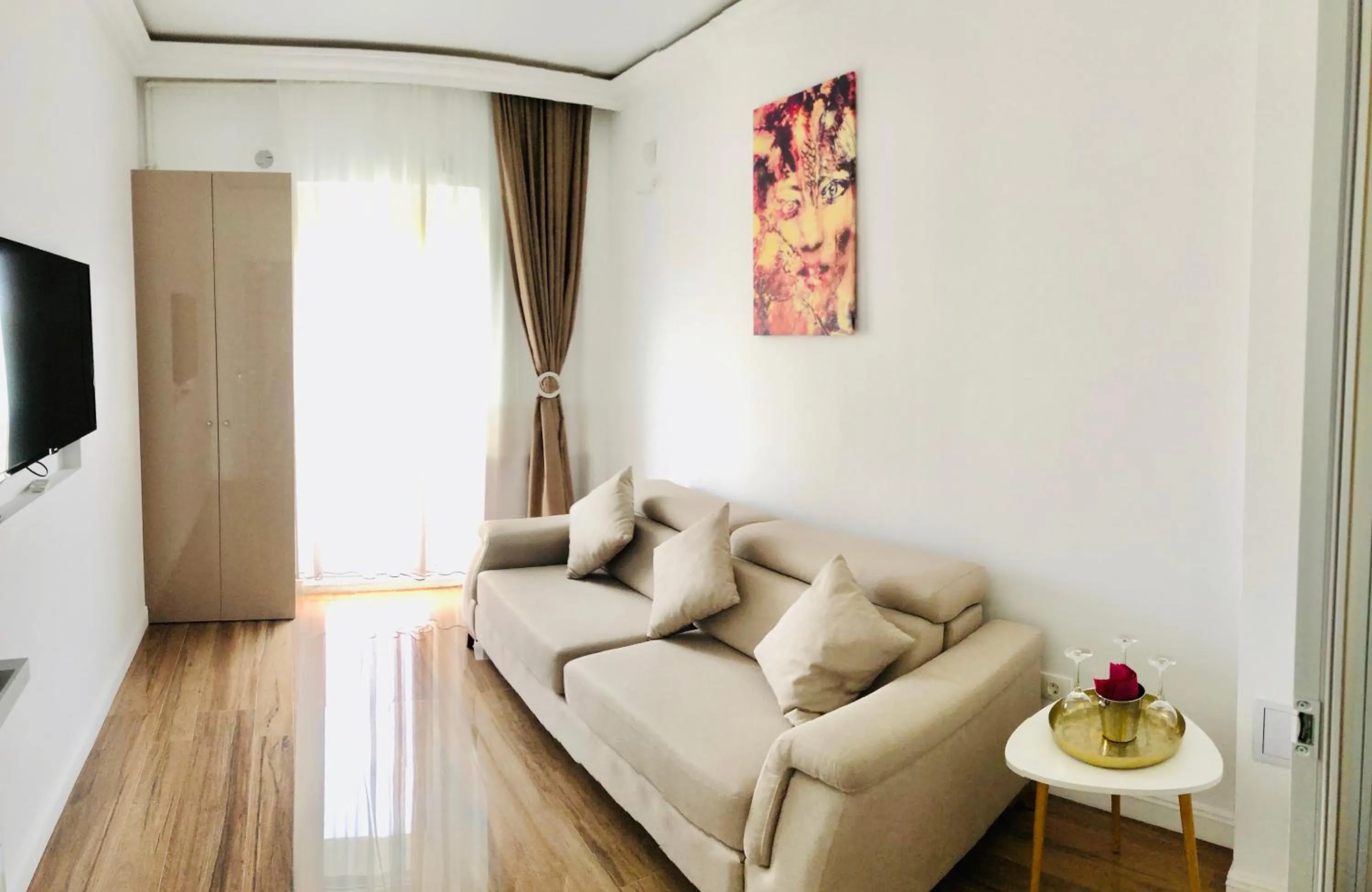 White Tower Mamaia Apartament