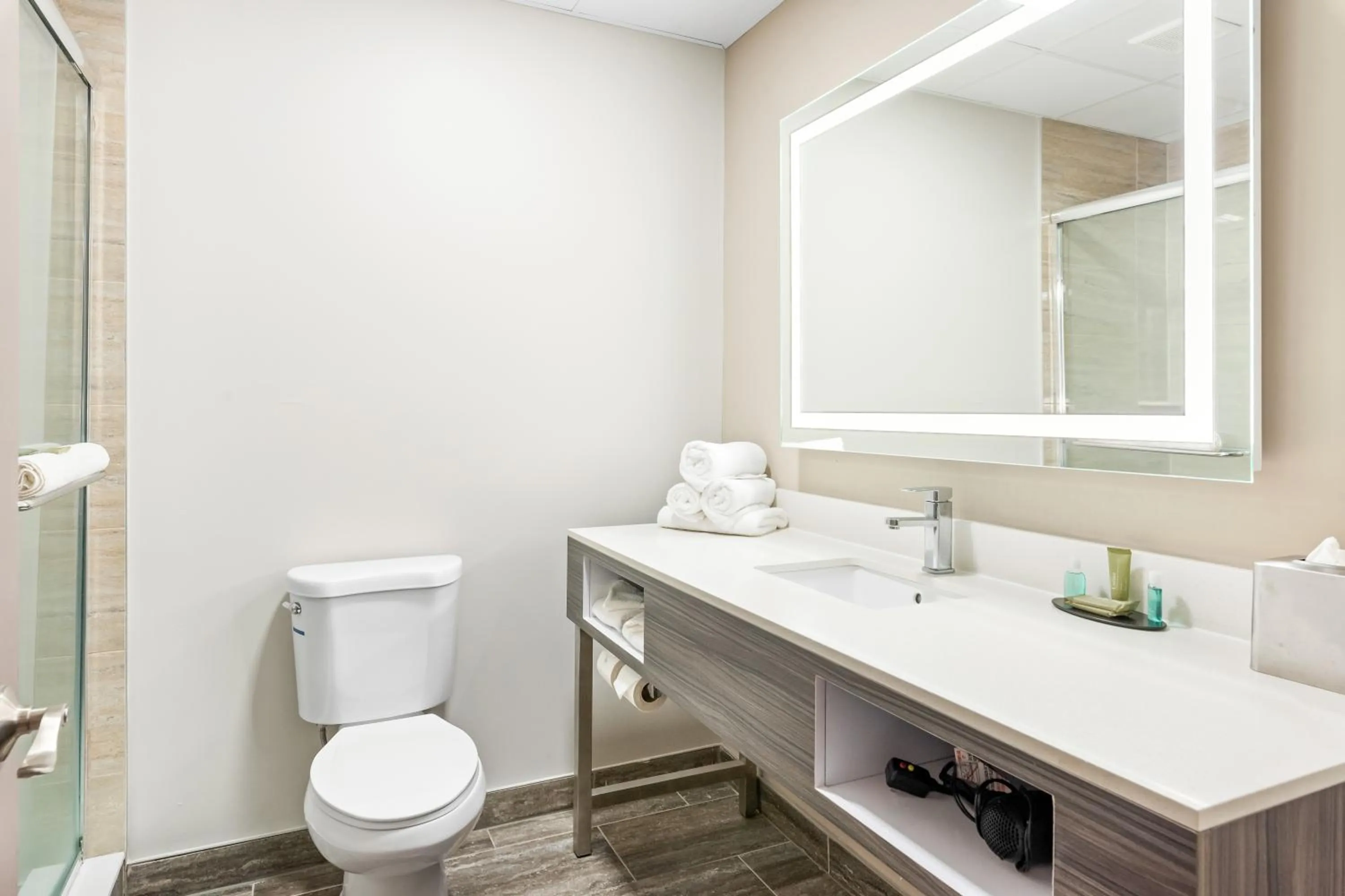 The Waves Hotel, an Ascend Collection Hotel