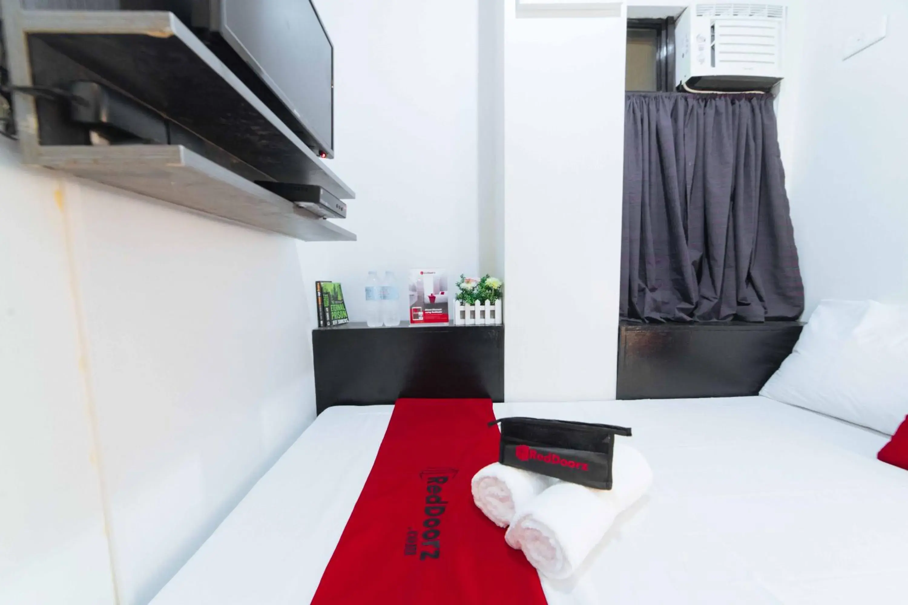 Bedroom, Bed in RedDoorz near G Mall Bajada Davao Bedroom, Bed in RedDoorz near G Mall Bajada Davao