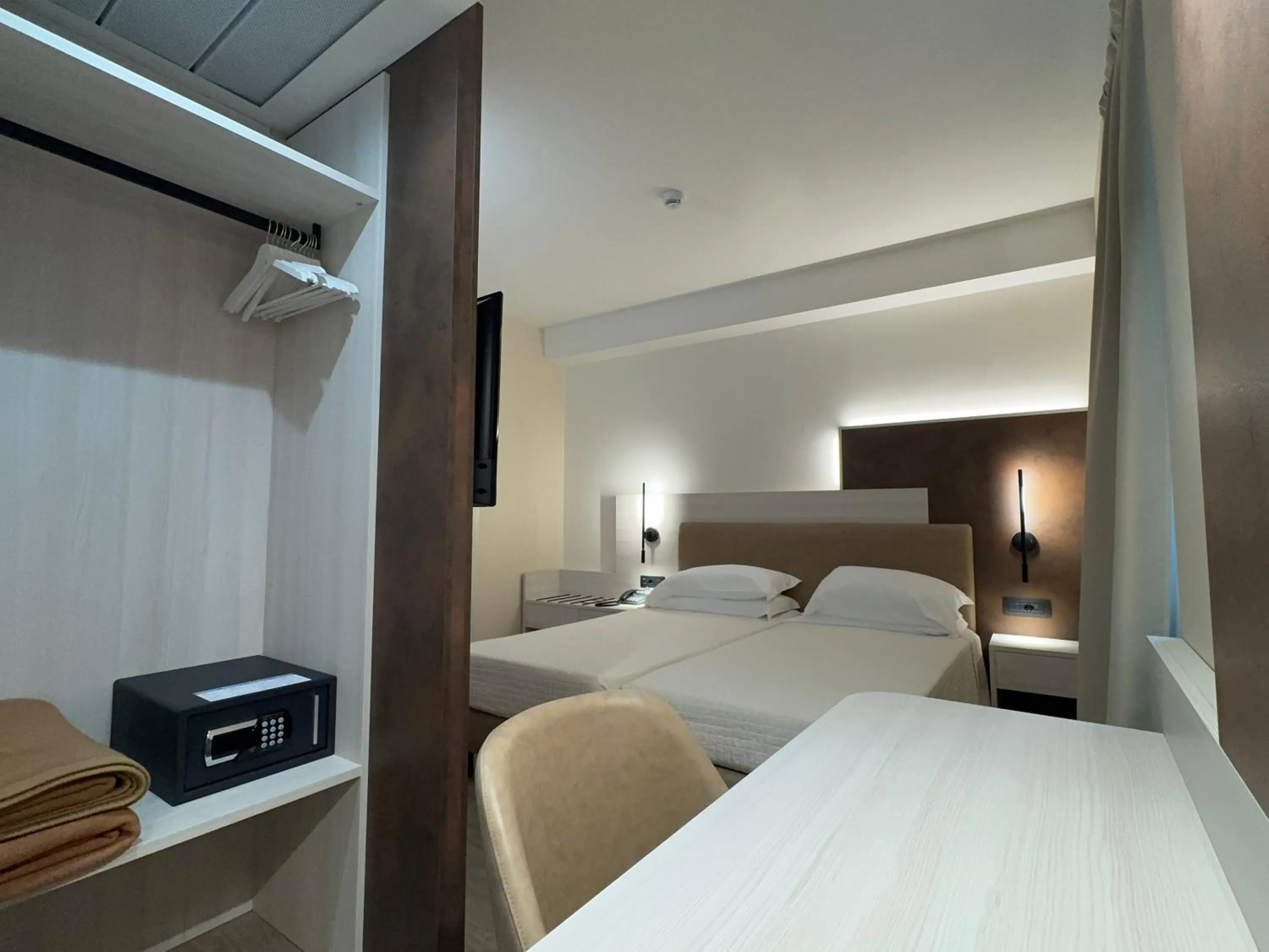 Bed in Hotel Roma