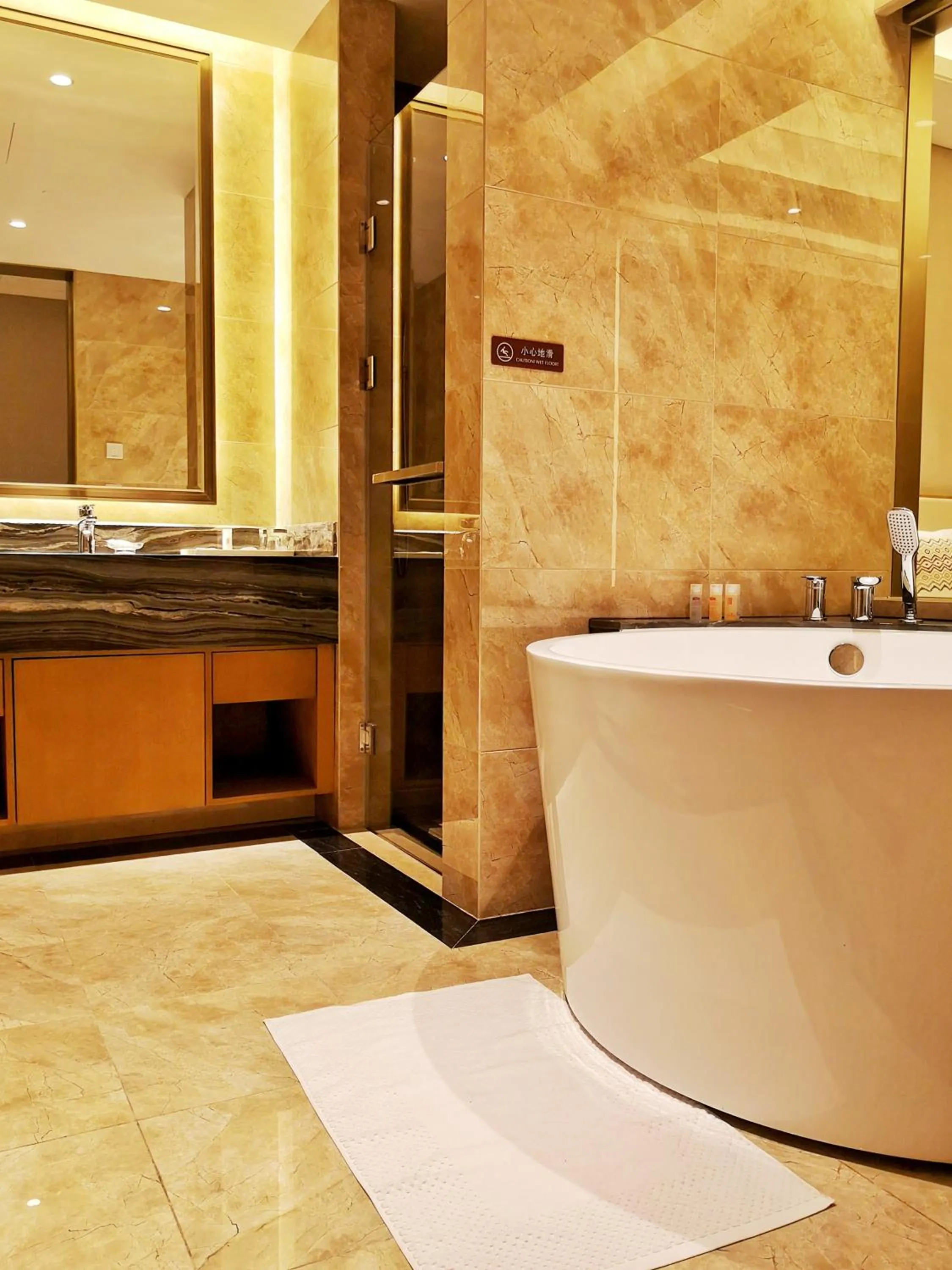 Ramada Plaza by Wyndham Dongxing City Center