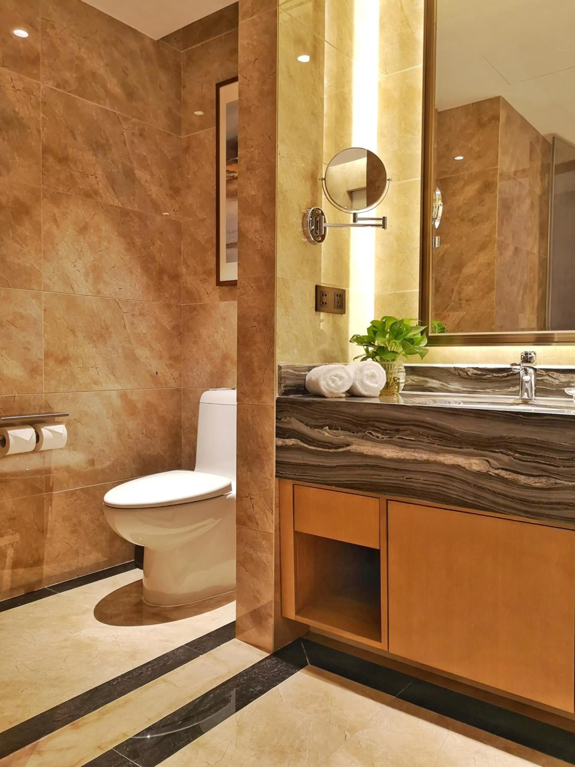 Ramada Plaza by Wyndham Dongxing City Center