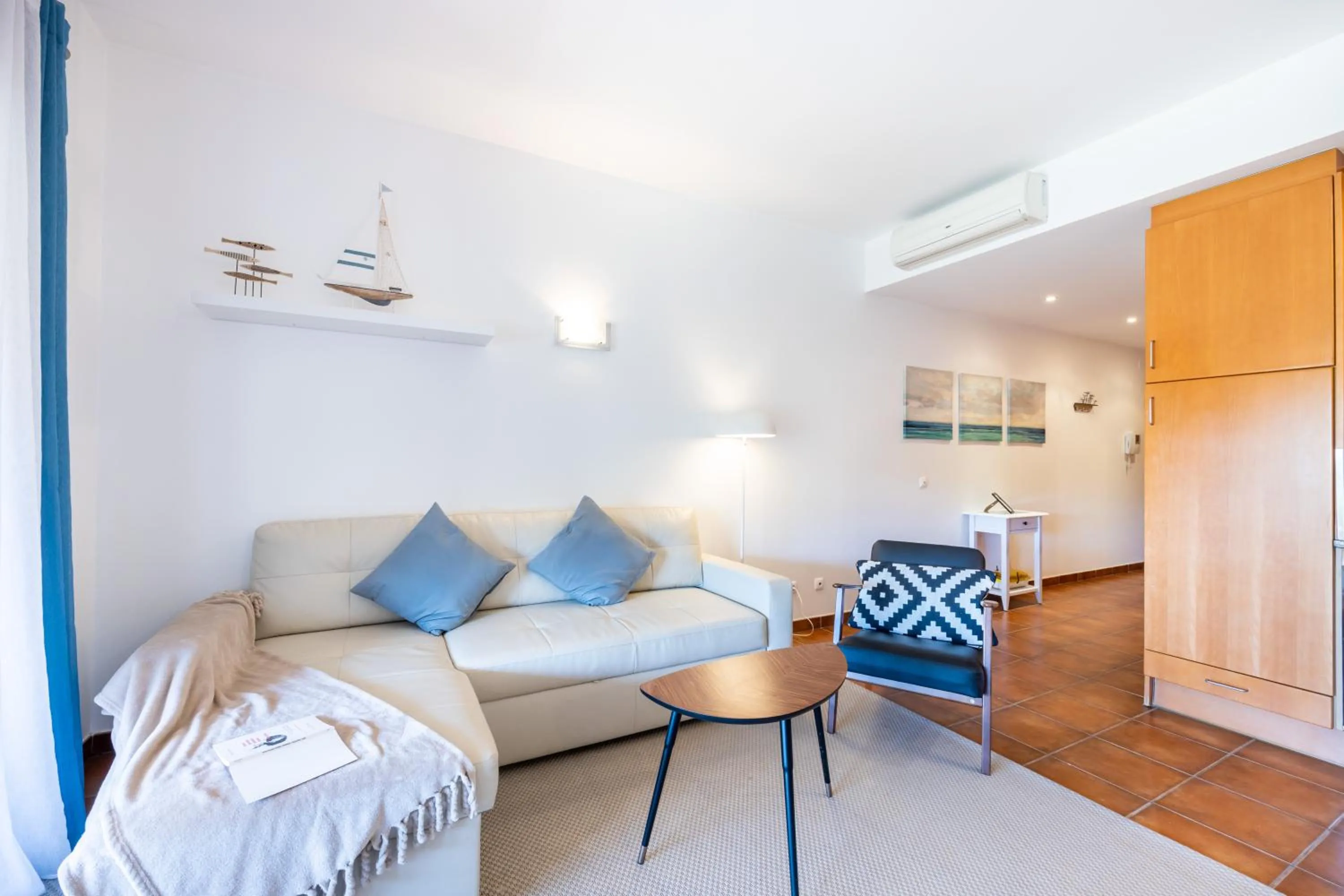Living room, Bed in IM On Casa do Navegador