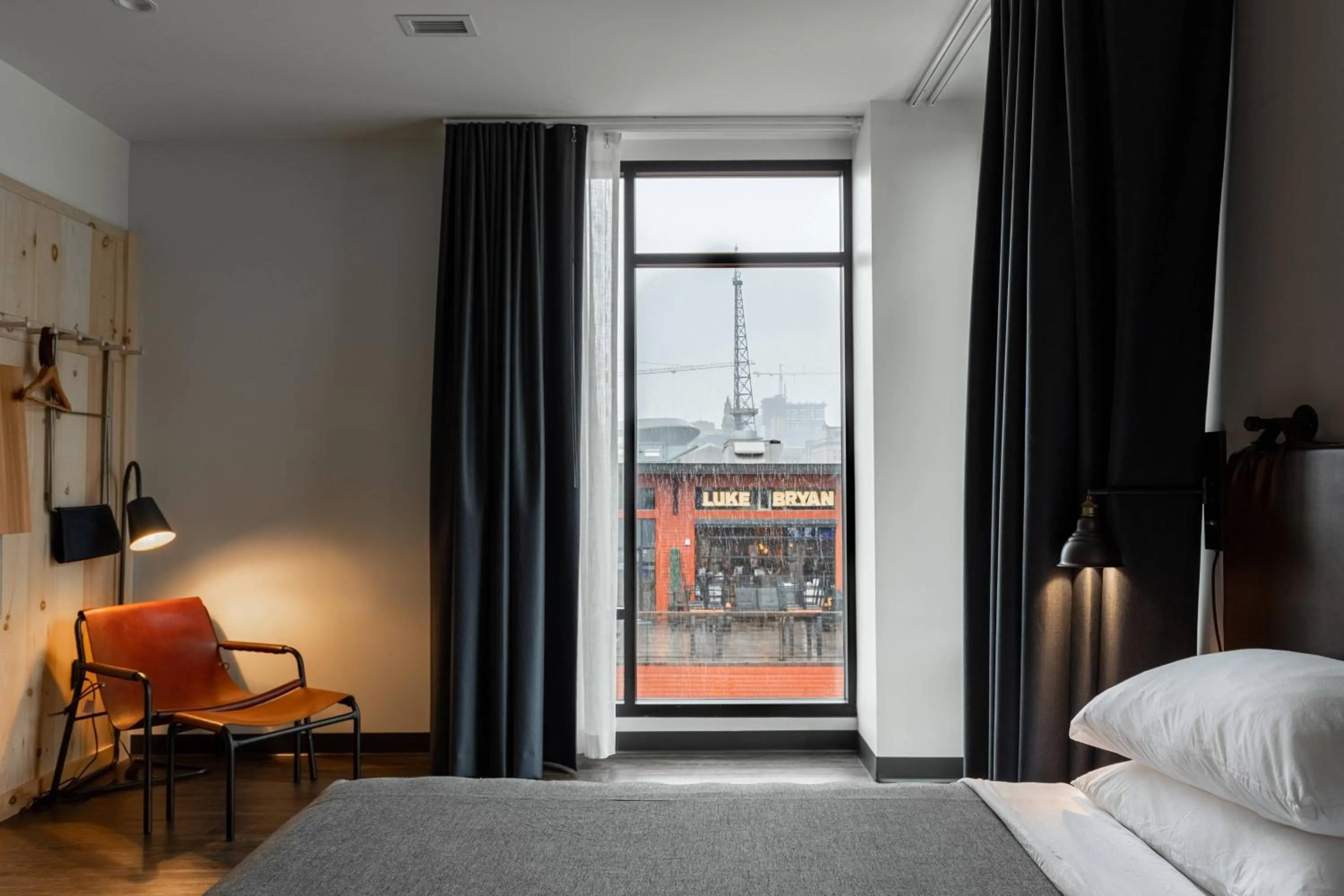 Photo of the whole room, Bed in Moxy Nashville Downtown