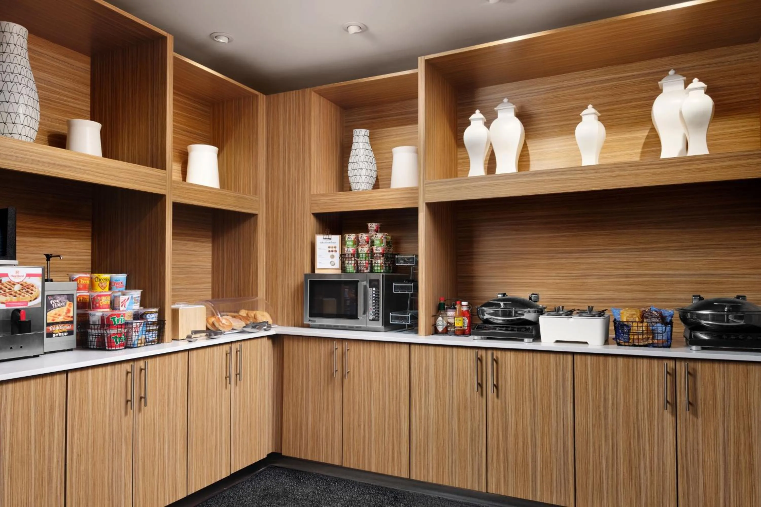 Breakfast in TownePlace Suites by Marriott Lafayette South