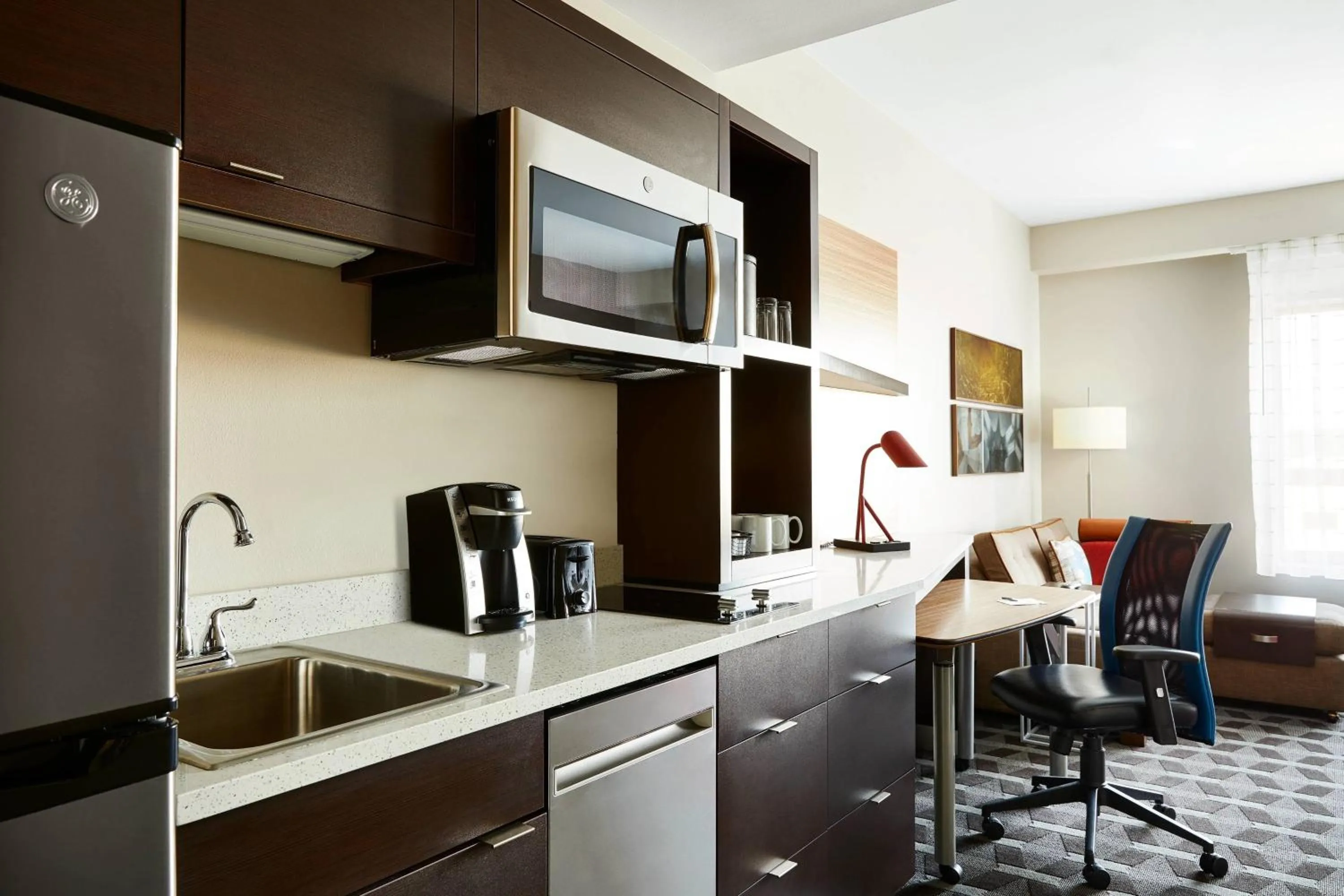 Kitchen or kitchenette in TownePlace Suites by Marriott St. Louis O'Fallon
