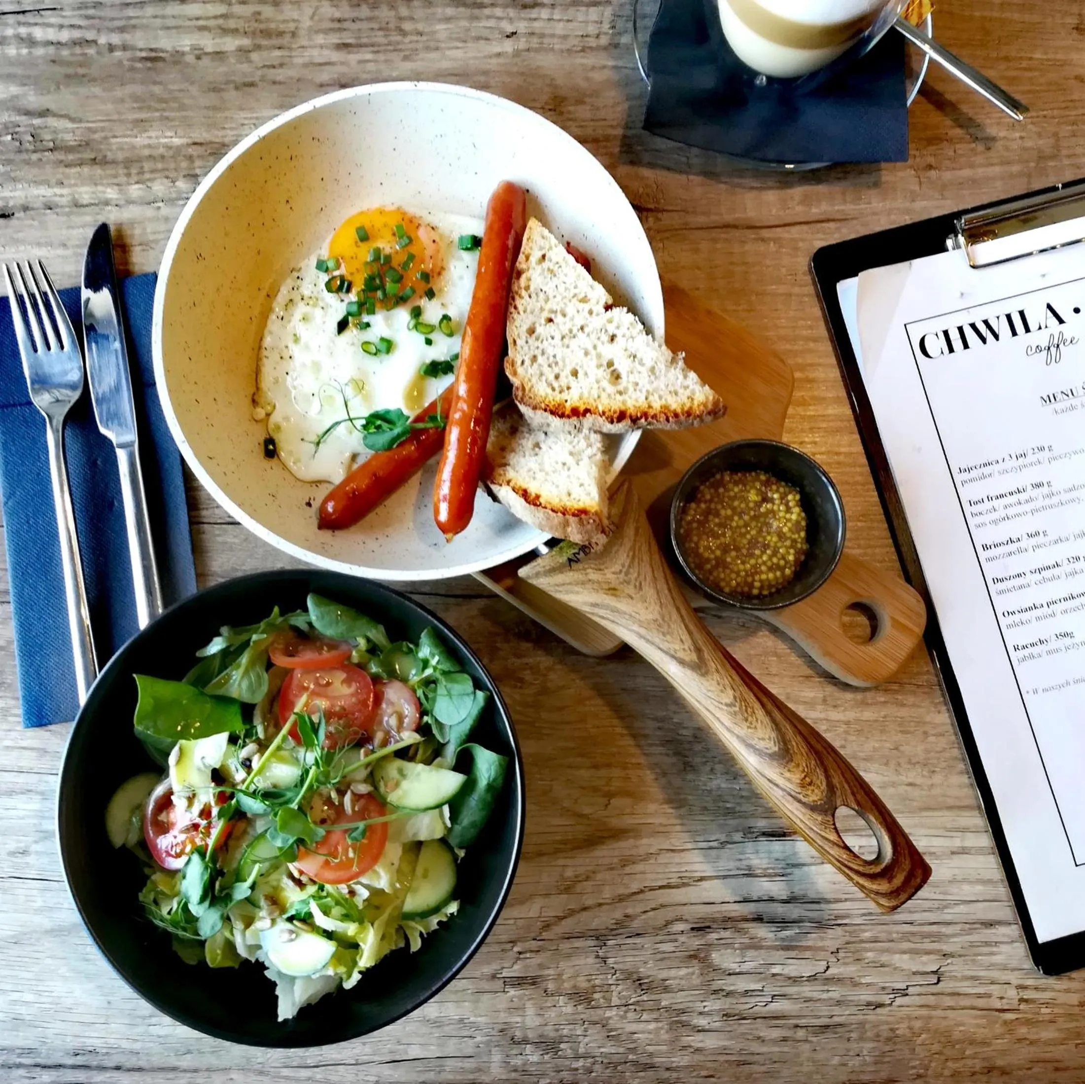 Breakfast in Hostel "Night o'clock" - restauracja, parking i darmowa siłownia