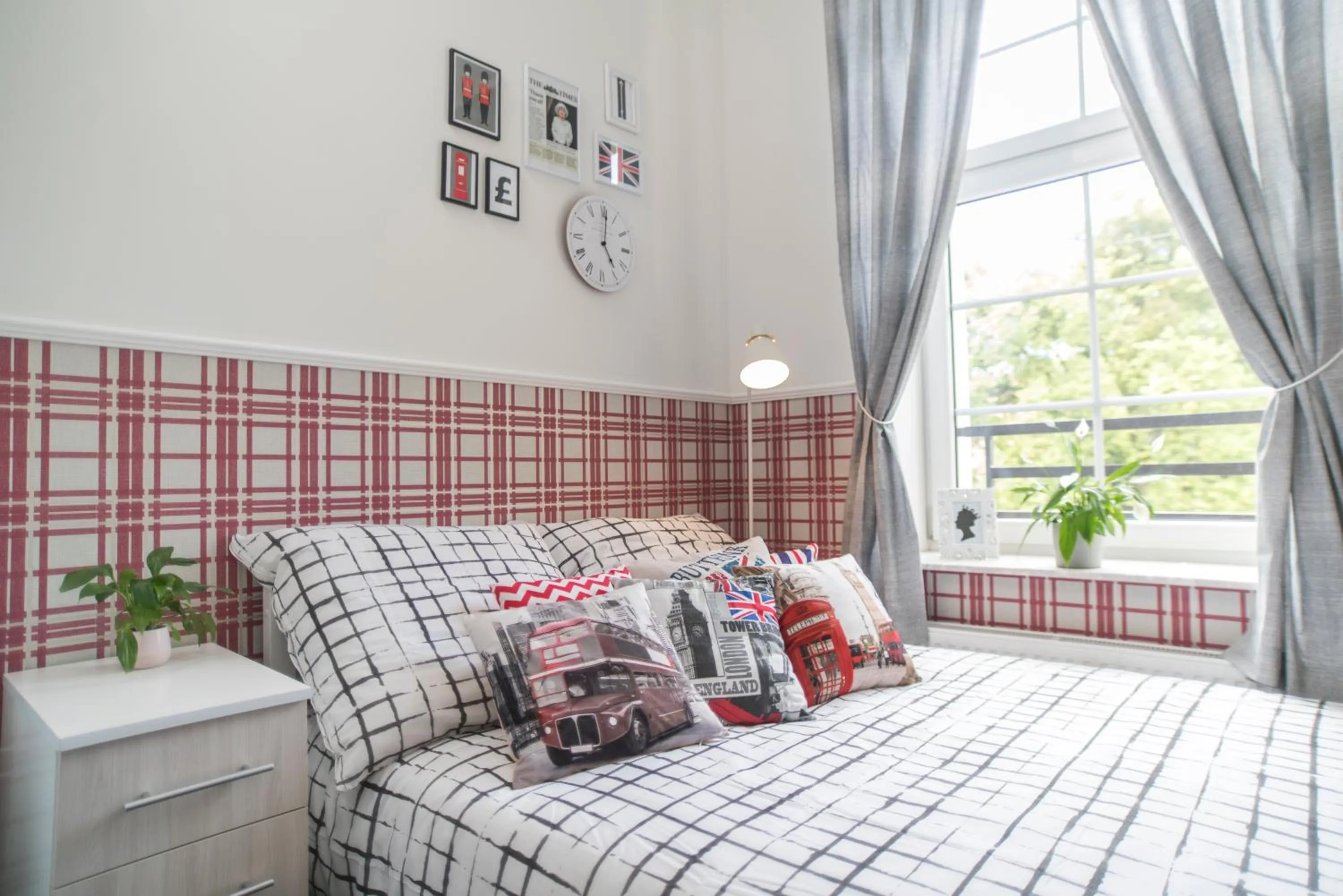 Bed in Hostel "Night o'clock" - restauracja, parking i darmowa siłownia