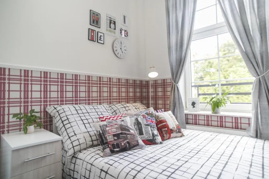 Hostel "Night o'clock" - restauracja, parking i darmowa siłownia