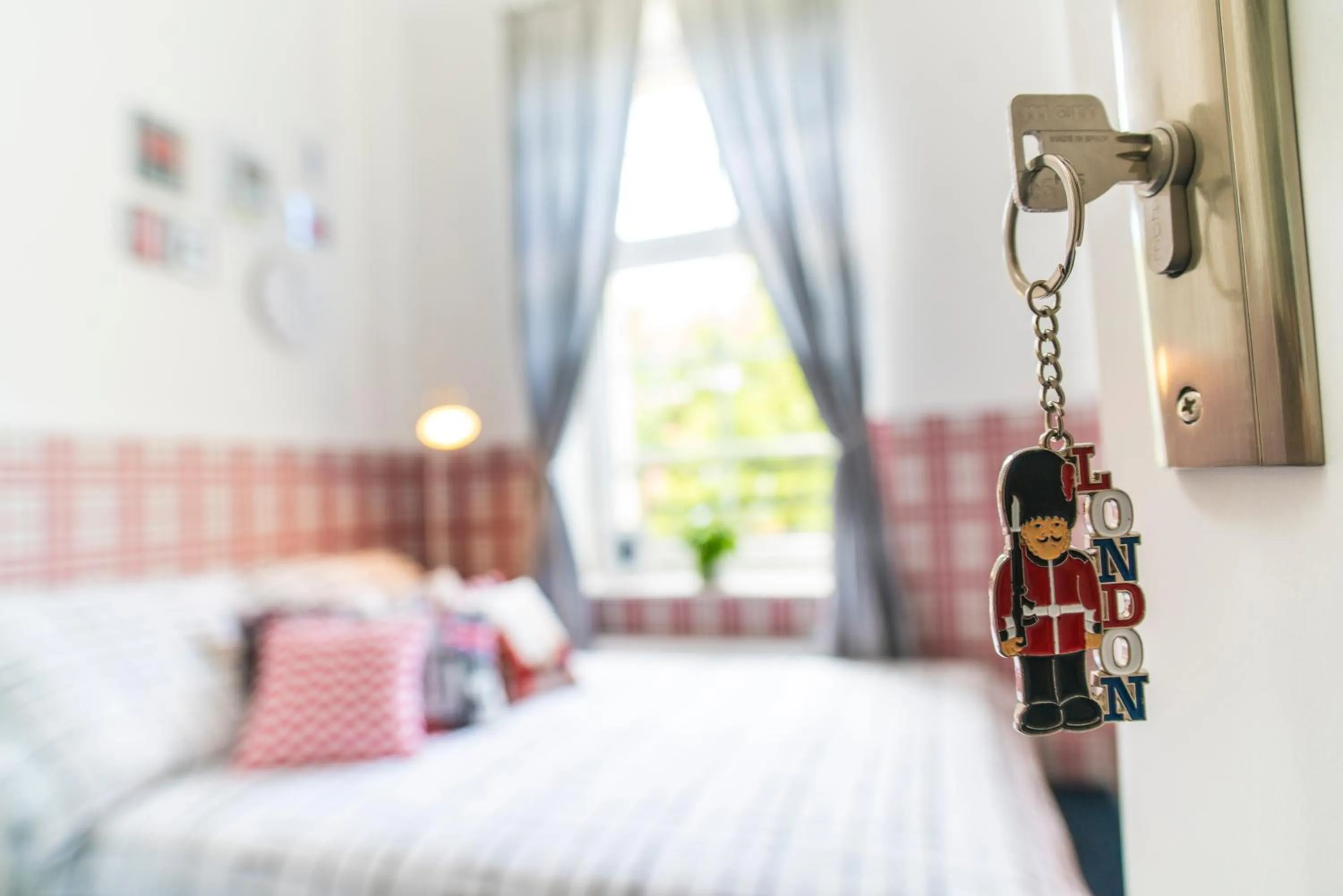 Hostel "Night o'clock" - restauracja, parking i darmowa siłownia