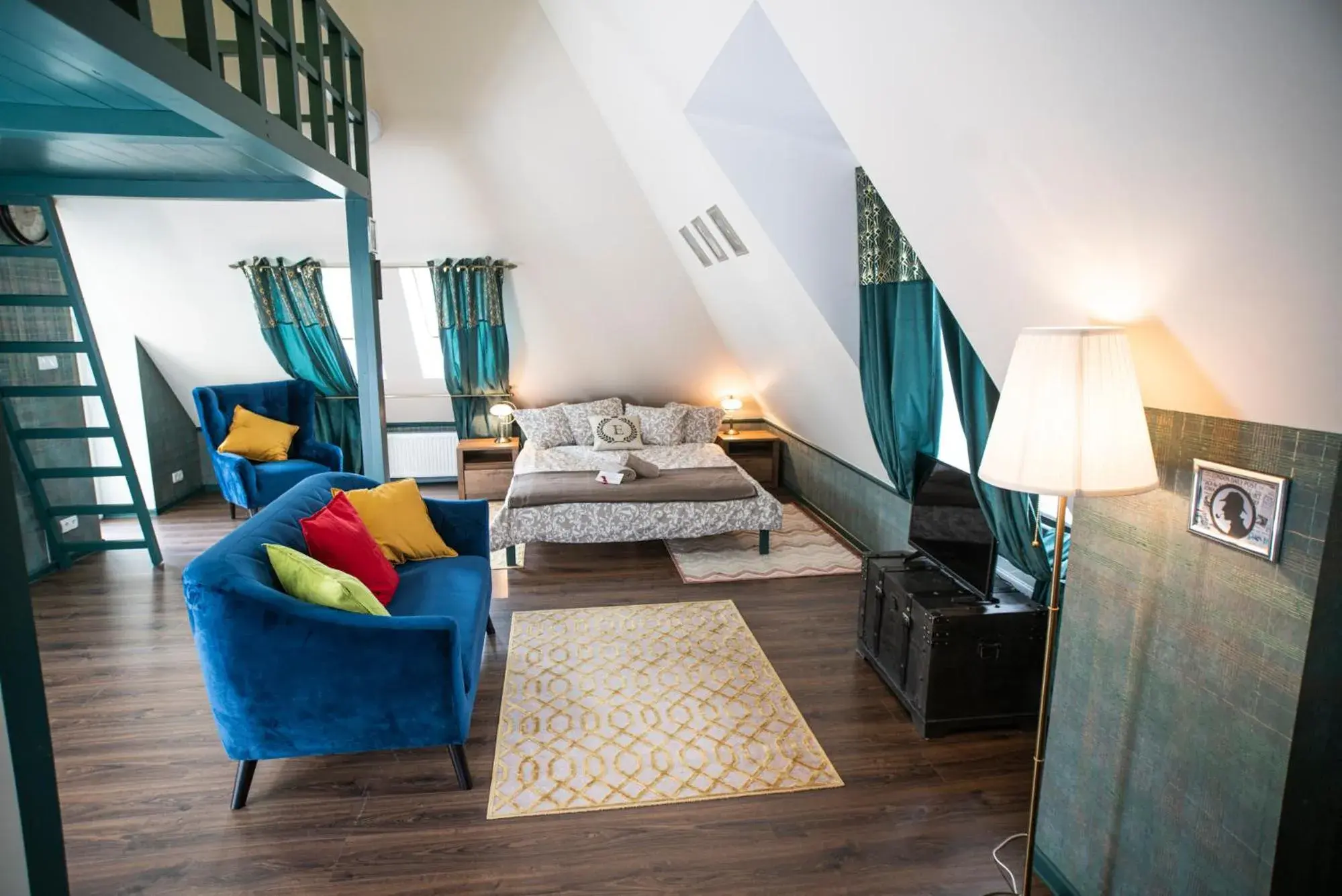 Hostel "Night o'clock" - restauracja, parking i darmowa siłownia Hostel "Night o'clock" - restauracja, parking i darmowa siłownia