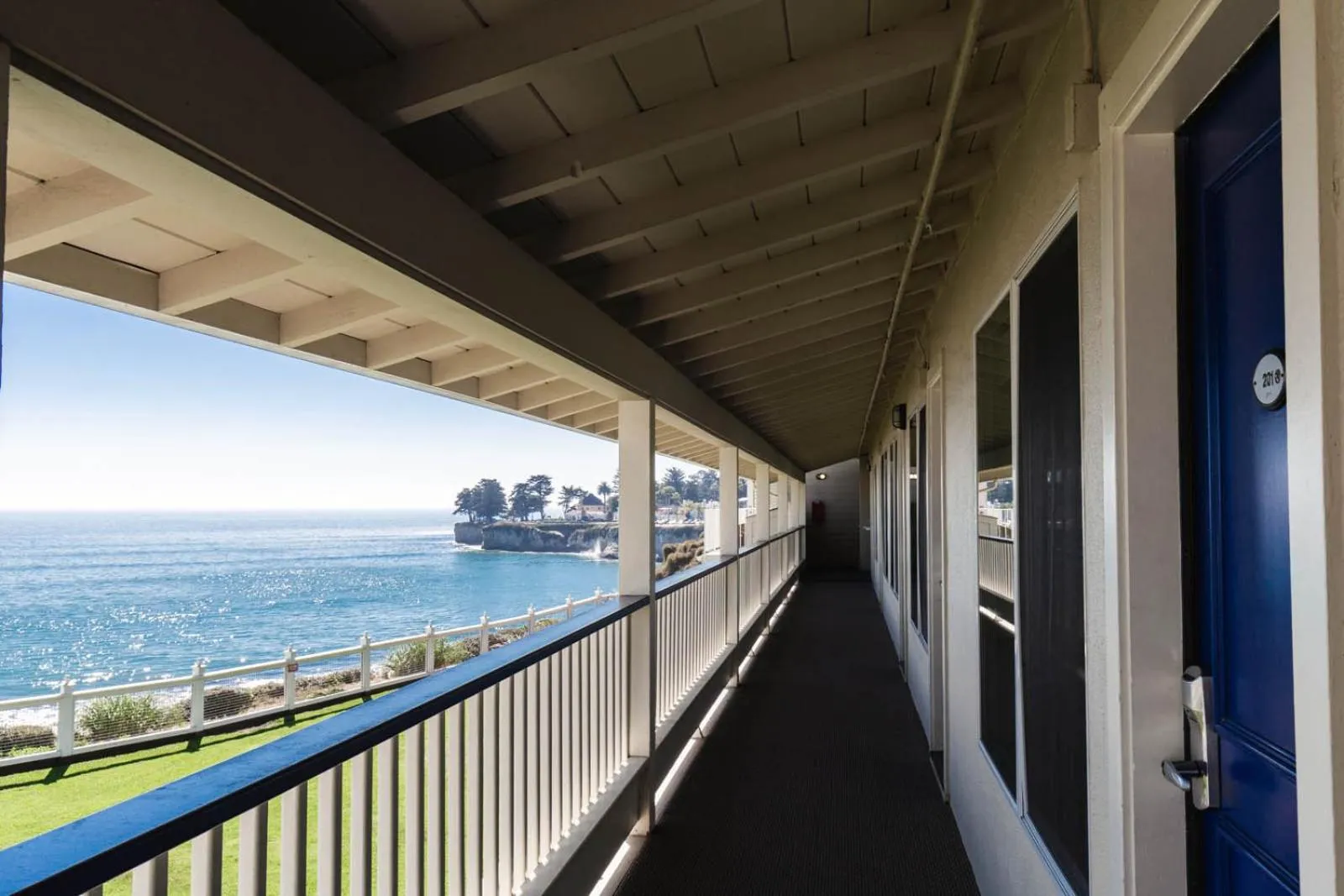 Balcony/Terrace in Sea & Sand Inn