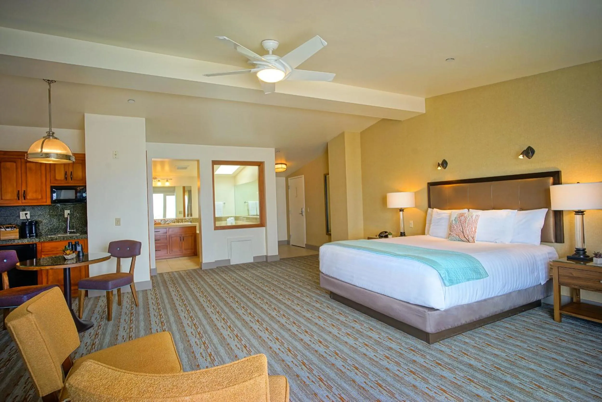 Bedroom, Bed in Sea & Sand Inn