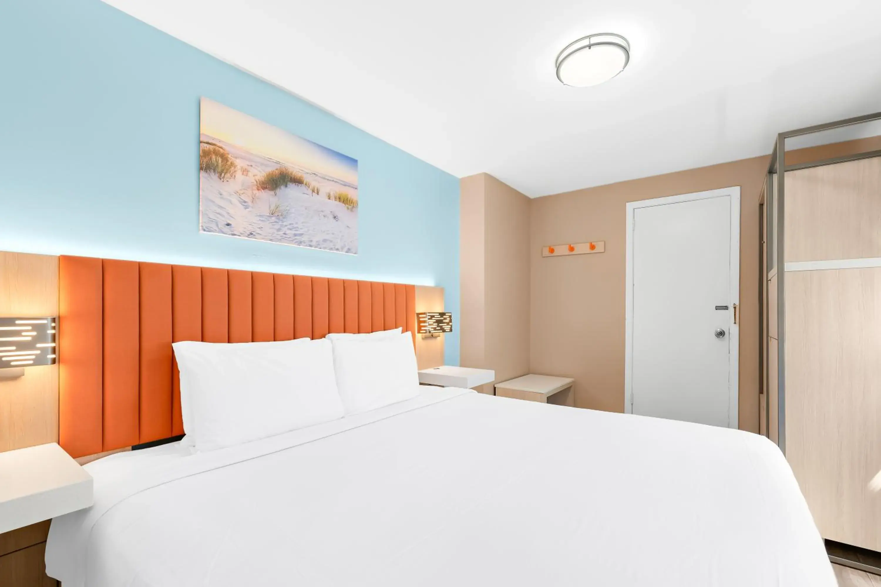 Bed in Mango Motel Wildwood Beach & Boardwalk Bed in Mango Motel Wildwood Beach & Boardwalk