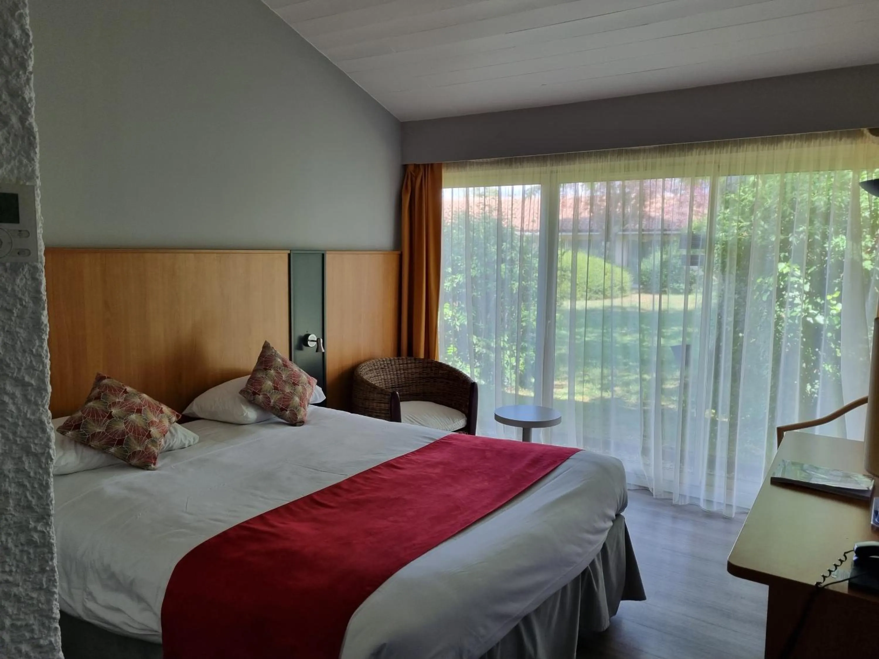 Bed in Kyriad Angoulême Nord Champniers- Hôtel & Résidence