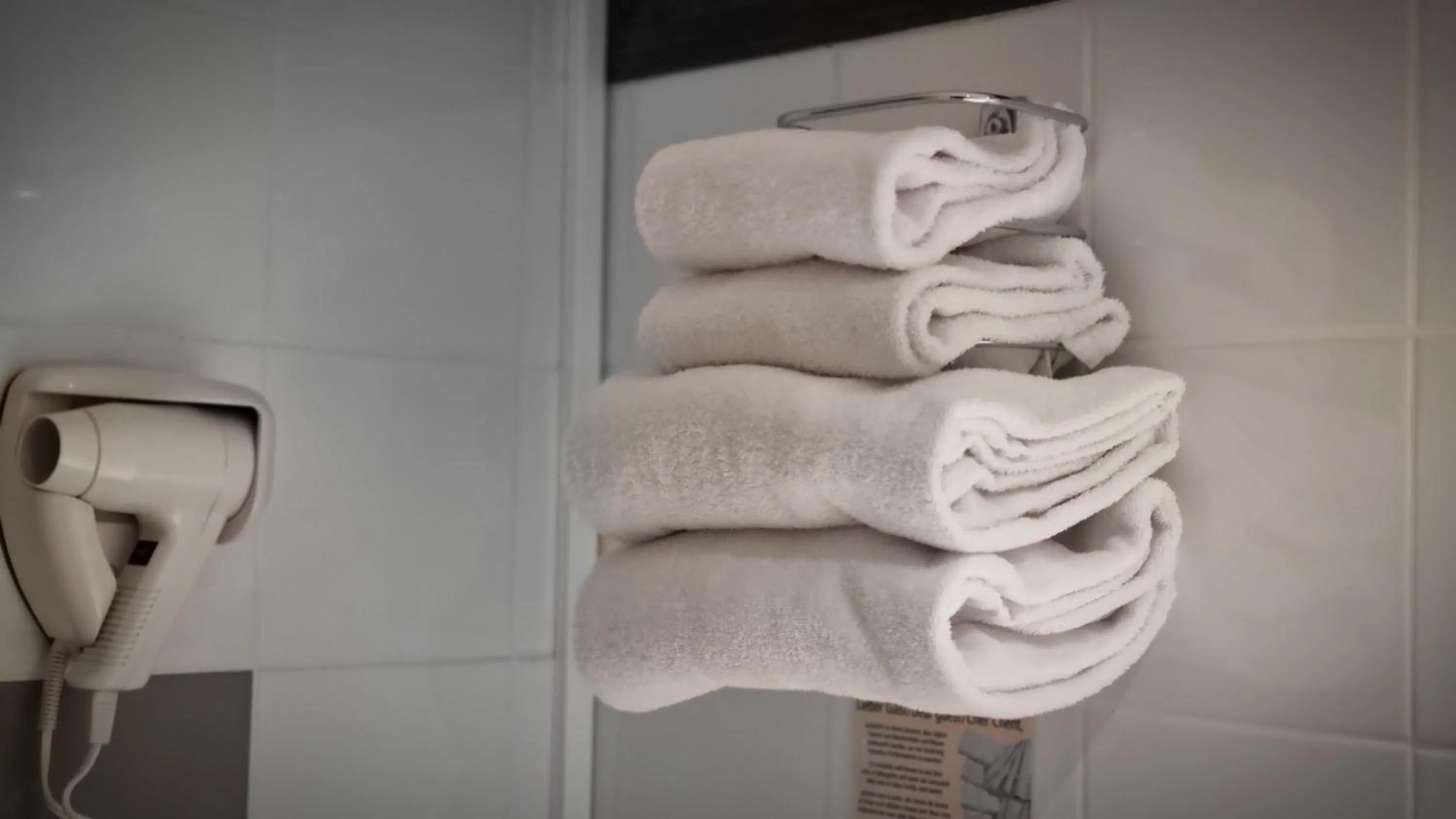 Bathroom in Kyriad Angoulême Nord Champniers- Hôtel & Résidence