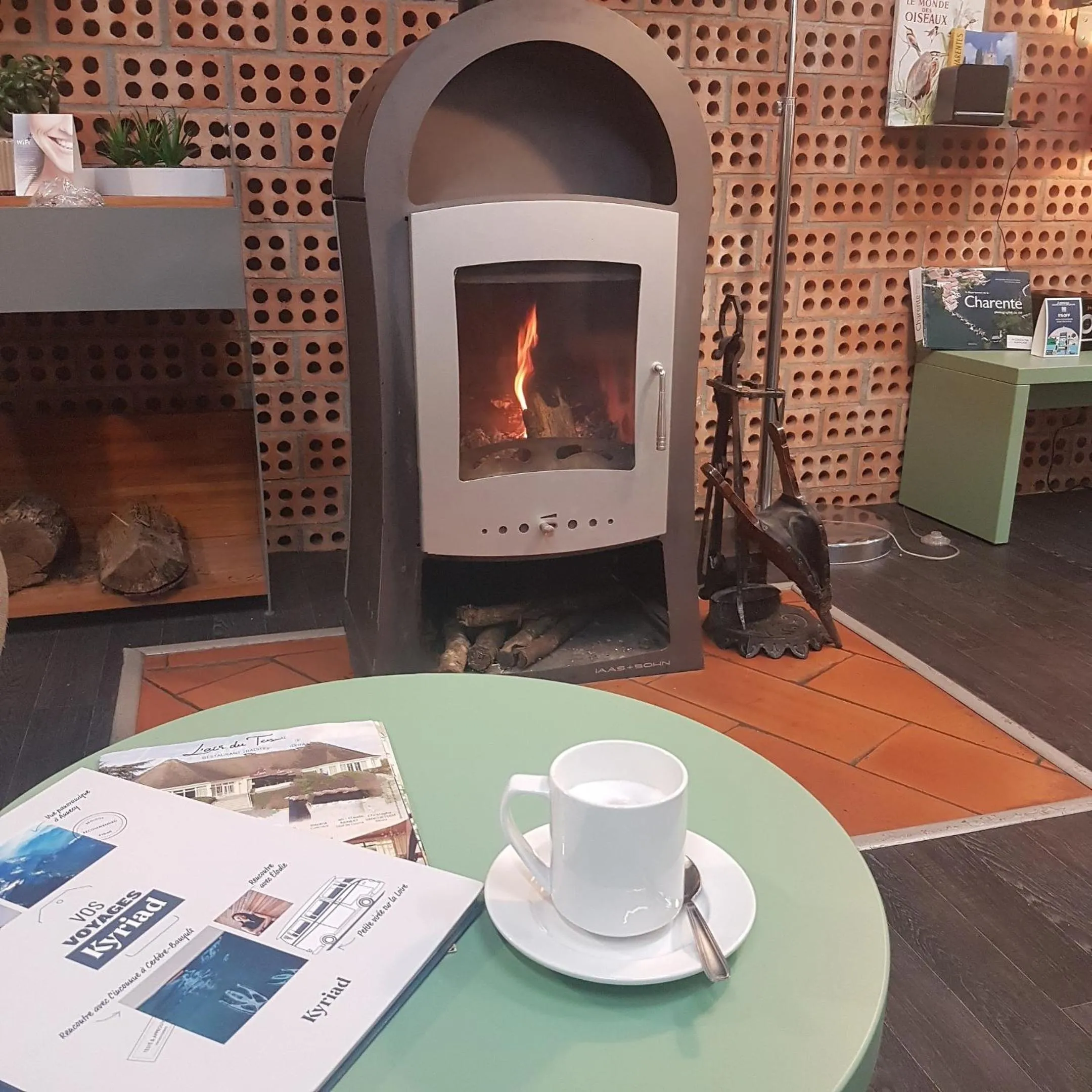 Property building in Kyriad Angoulême Nord Champniers- Hôtel & Résidence