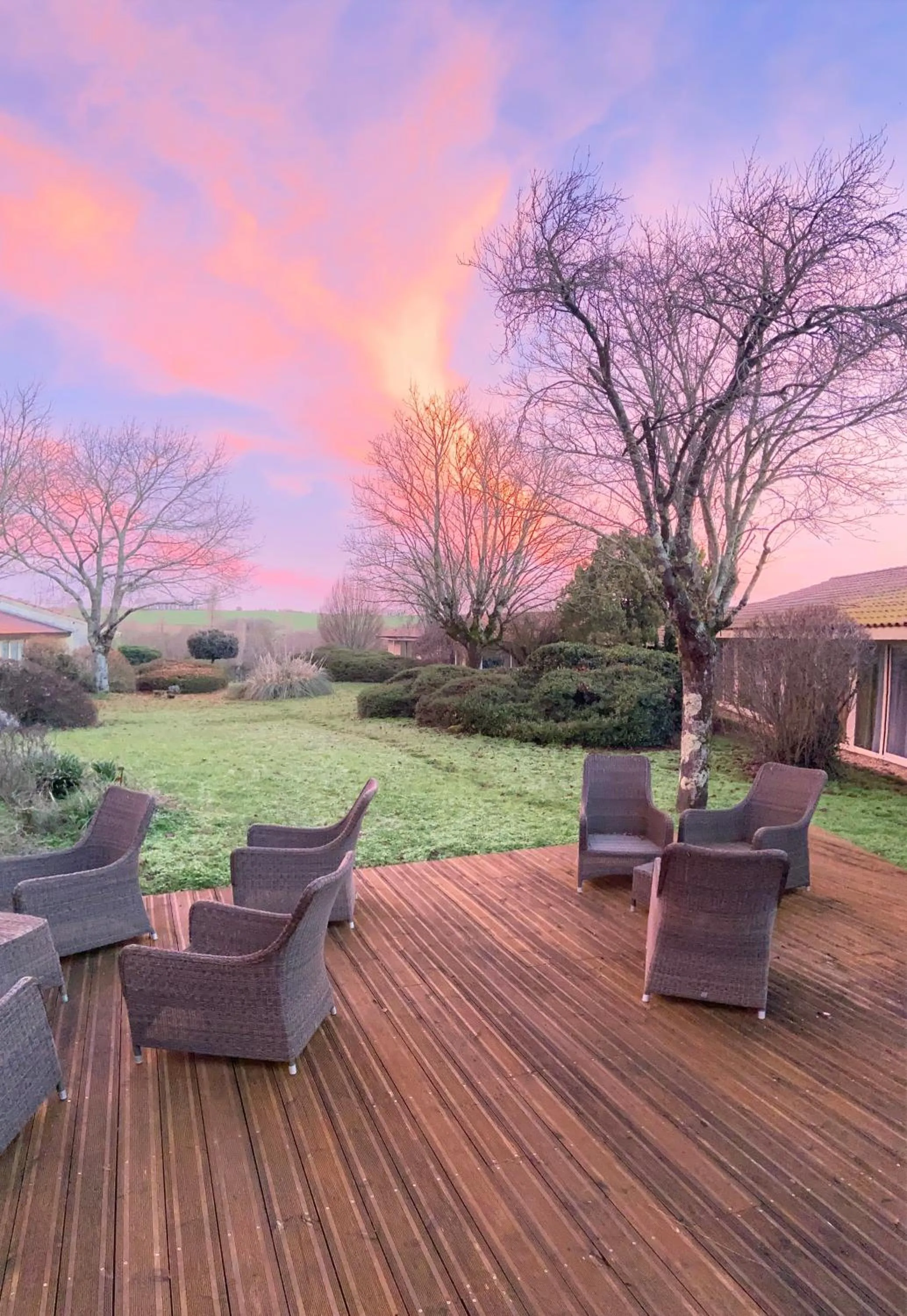 Garden view in Kyriad Angoulême Nord Champniers- Hôtel & Résidence