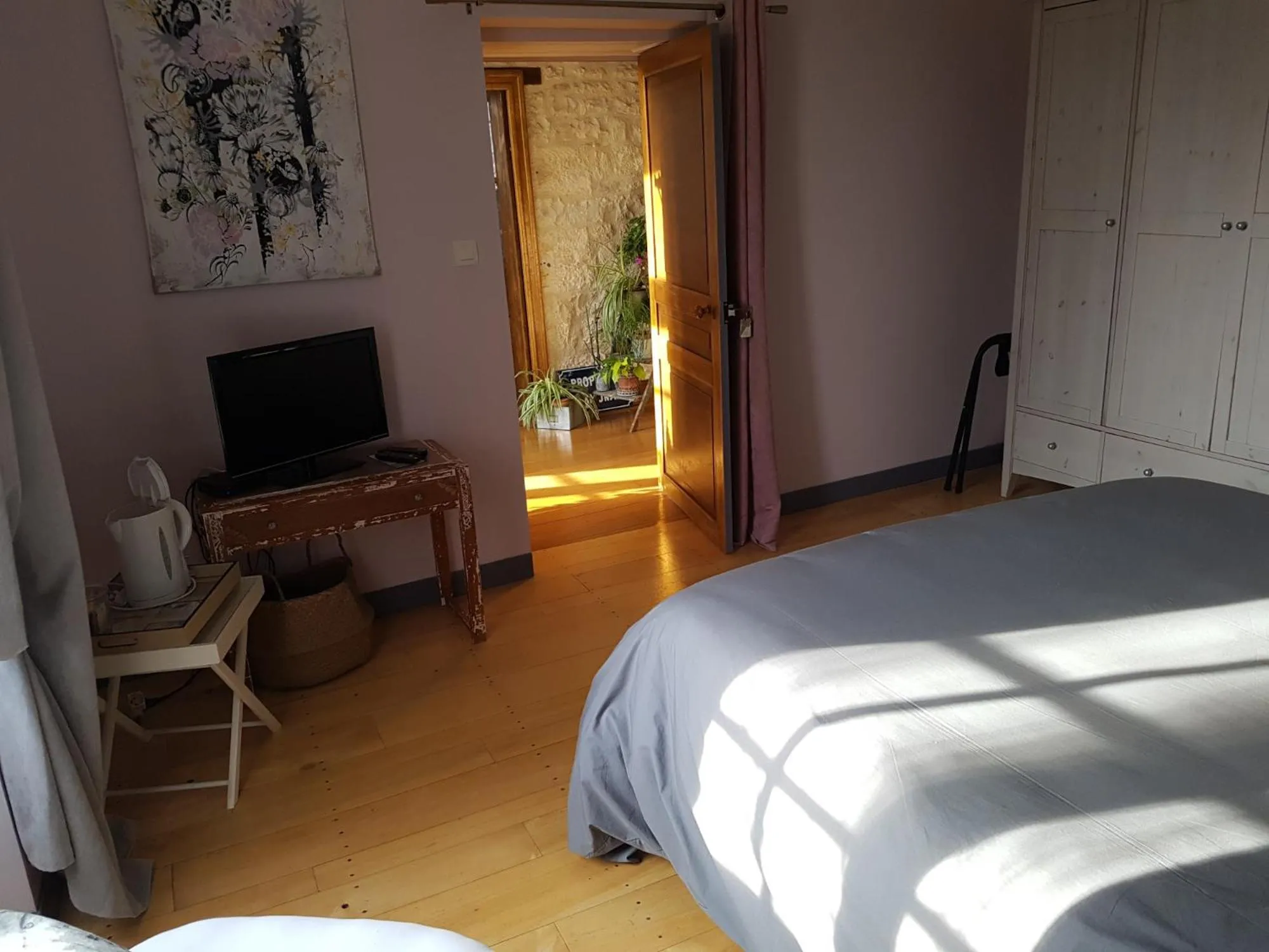 Photo of the whole room, Bed in chambres d'hôtes du Tilleul