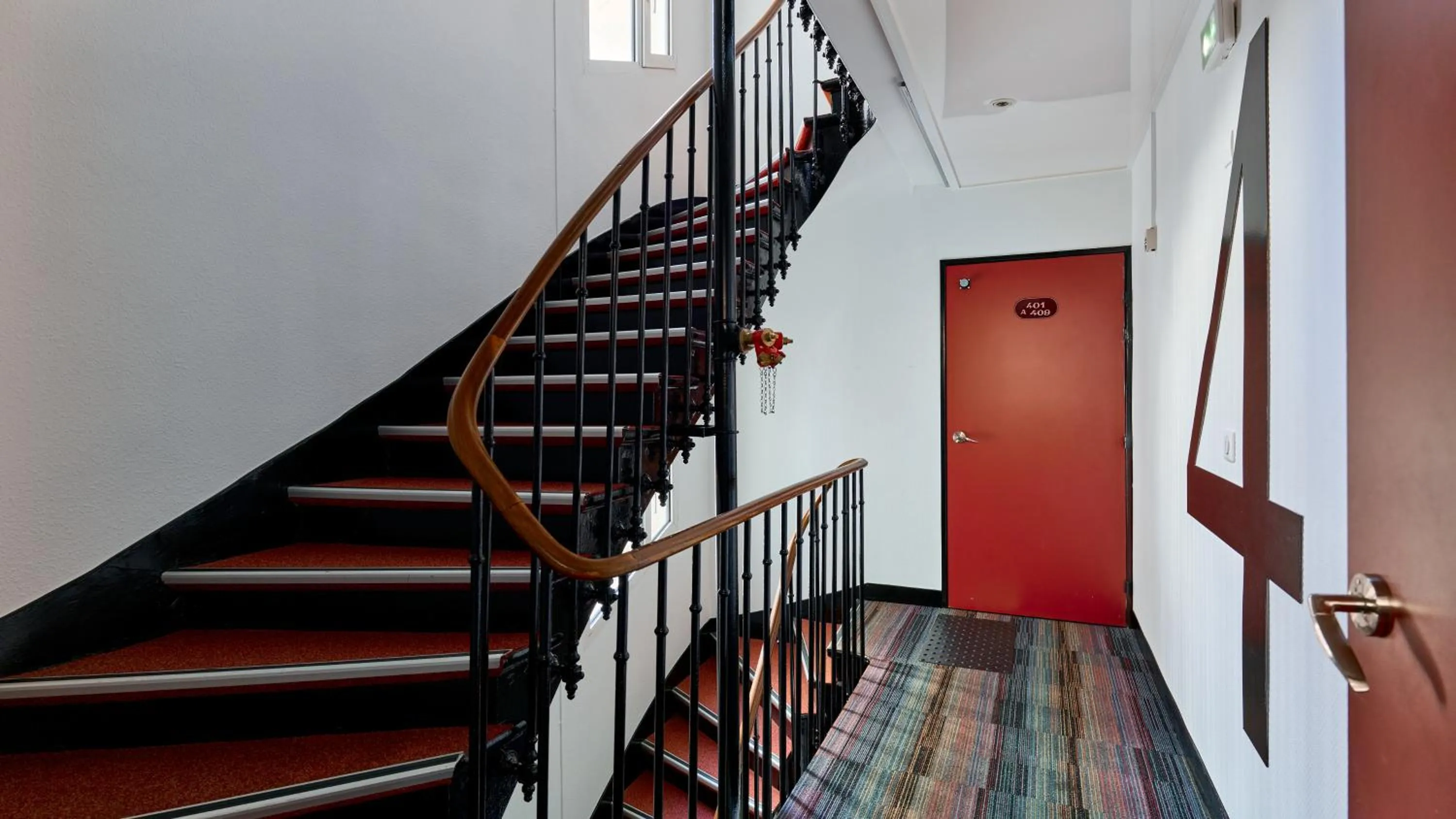 Area and facilities in Campanile Paris 14 - Maine Montparnasse