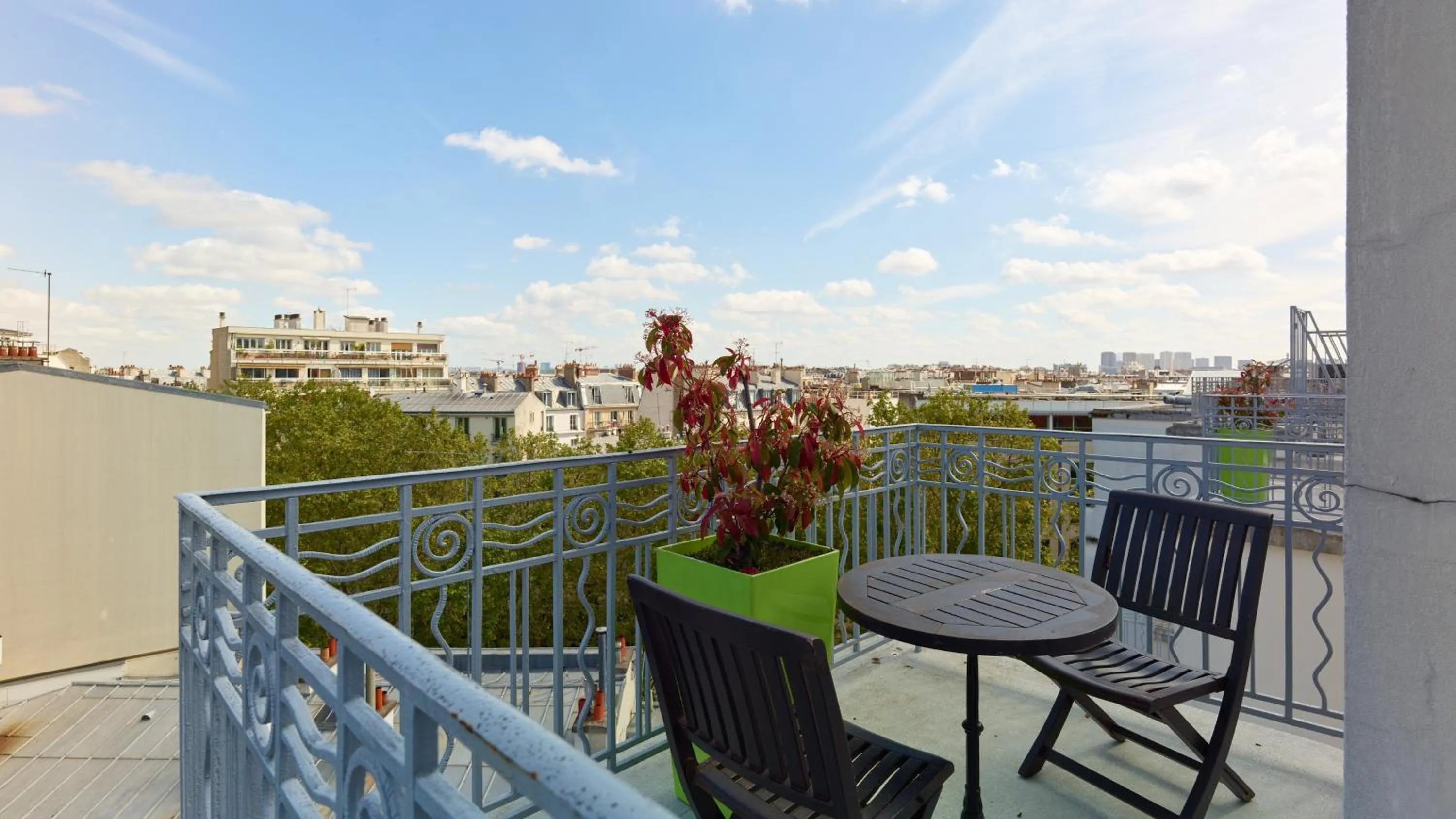 Balcony/Terrace in Campanile Paris 14 - Maine Montparnasse