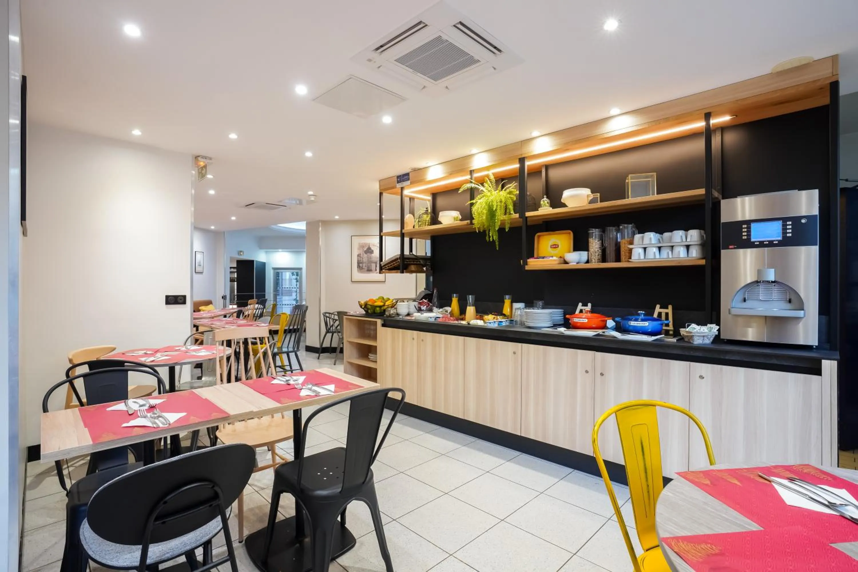 Breakfast in Campanile Paris 14 - Maine Montparnasse