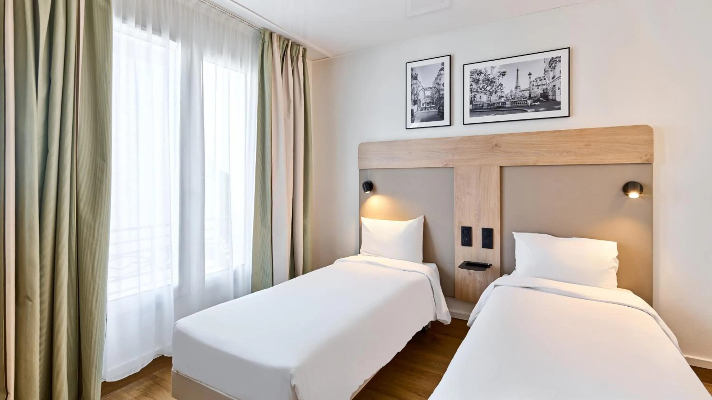 Bedroom, Bed in Campanile Paris 14 - Maine Montparnasse