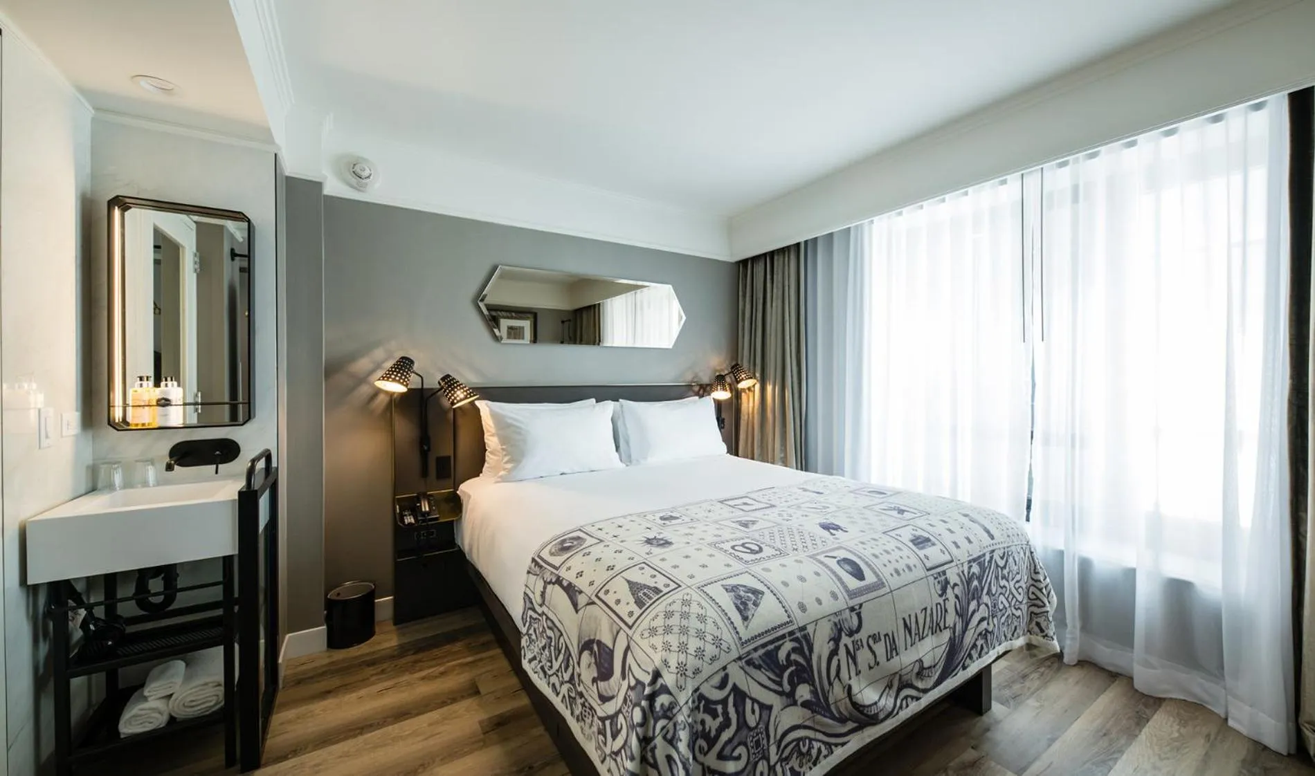 Photo of the whole room, Bed in Pestana Park Avenue