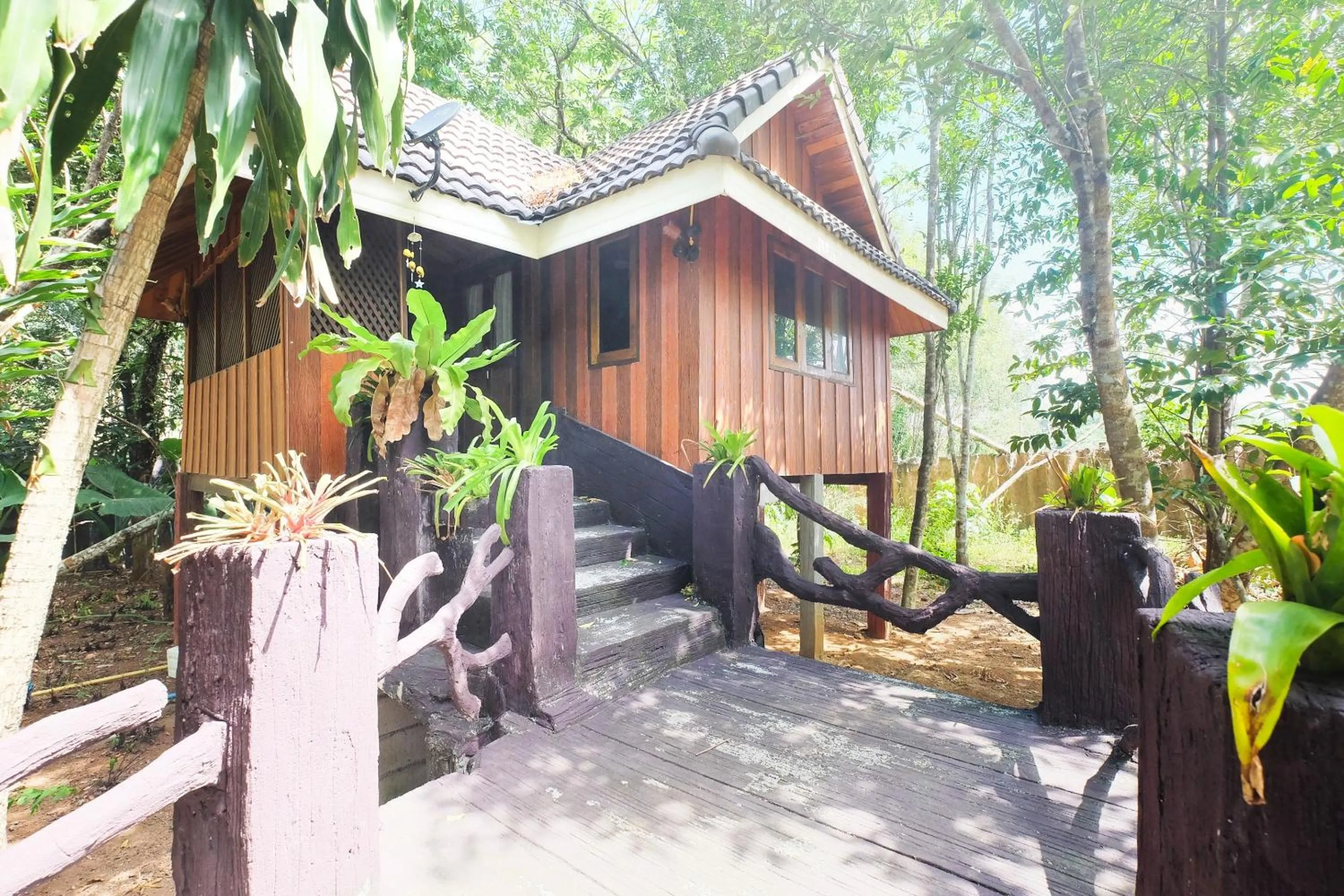 Facade/entrance in OYO 604 Ruen Mai Horm Resort