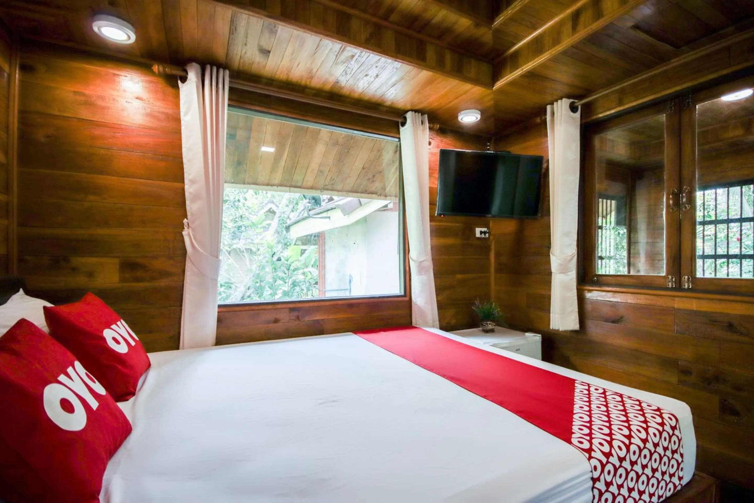 Bedroom in OYO 604 Ruen Mai Horm Resort