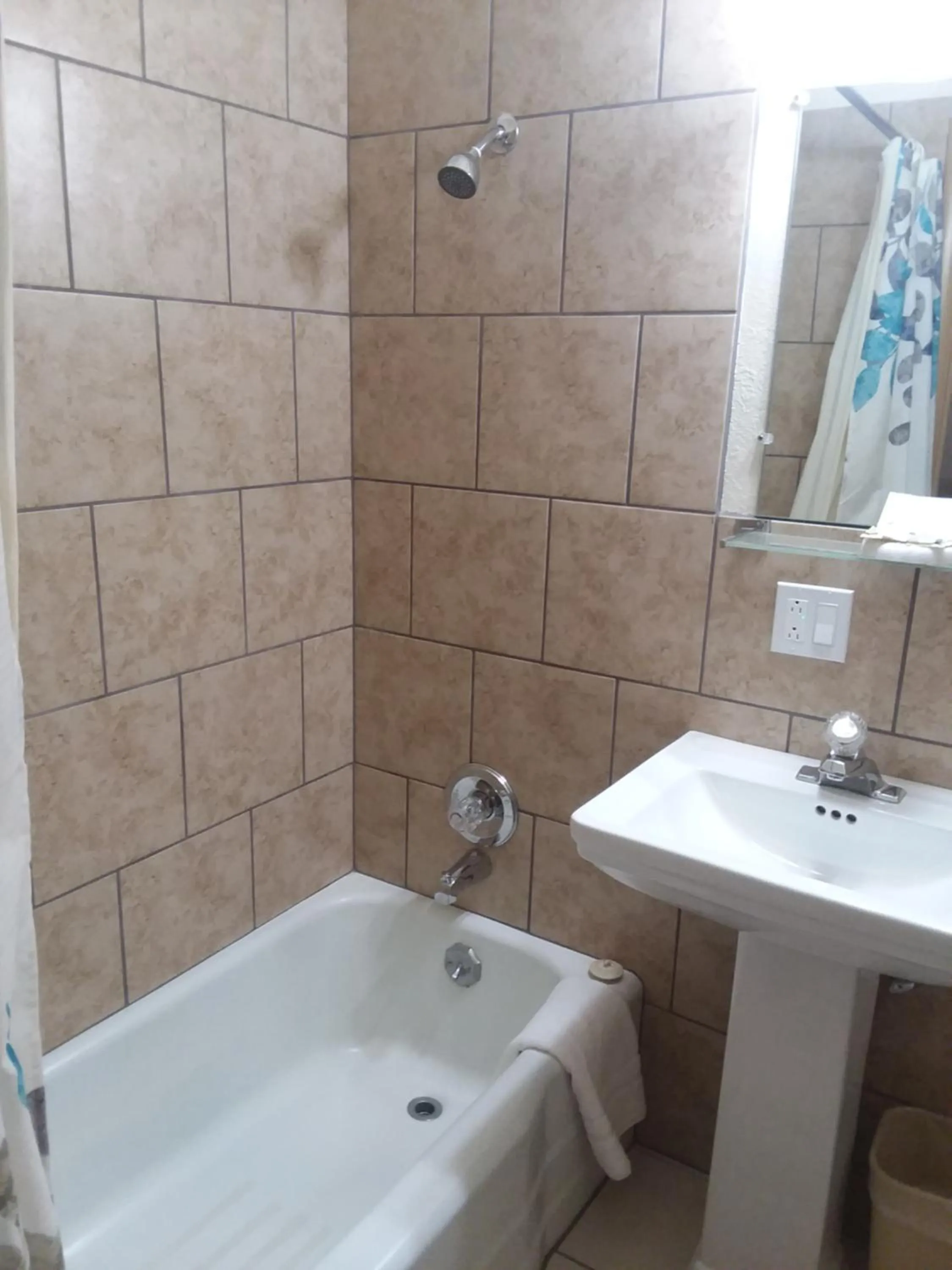 Shower in Travel Inn