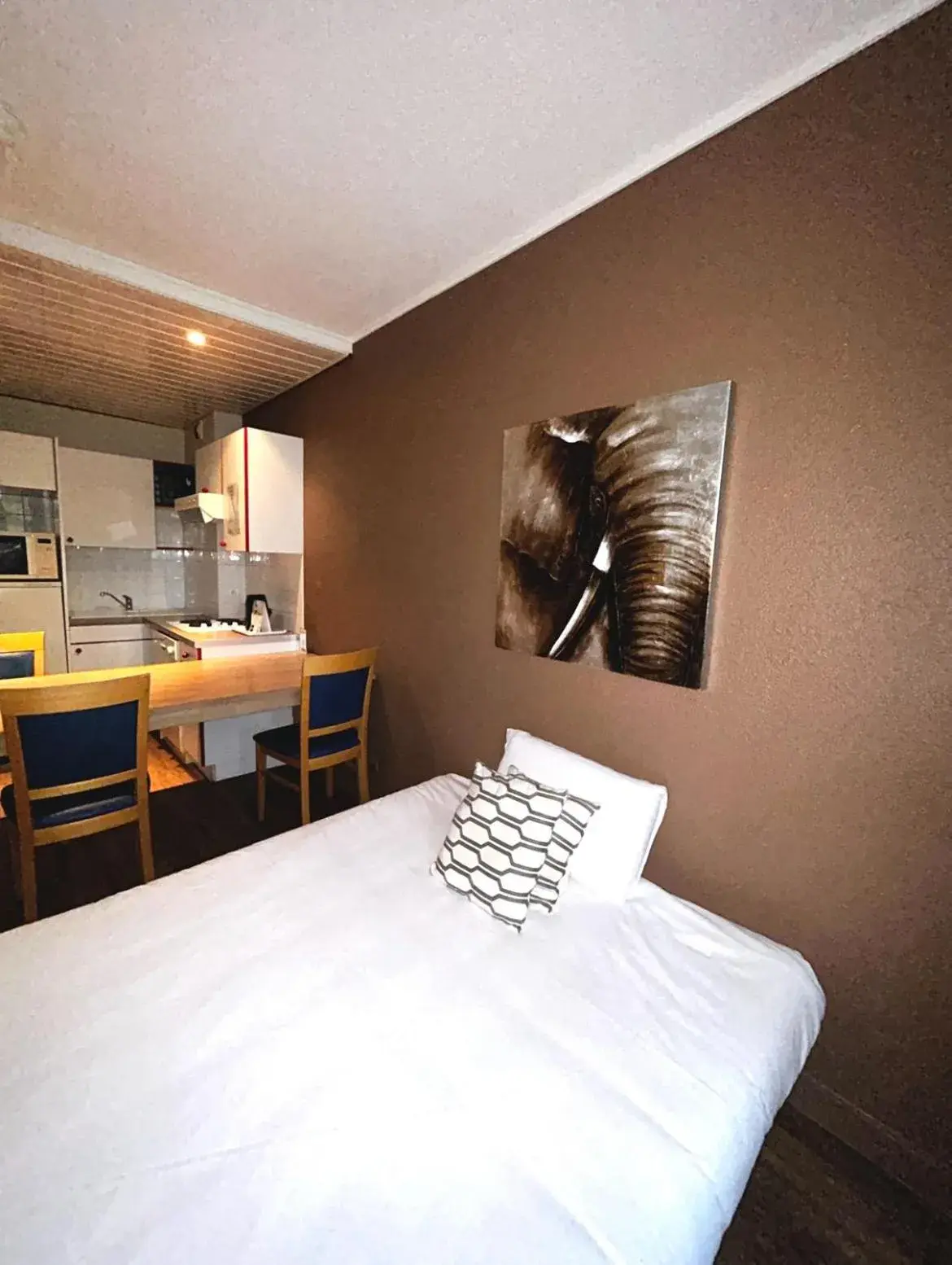 Bedroom, Bed in Kyriad Hotel Montpellier Centre Antigone Bedroom, Bed in Kyriad Hotel Montpellier Centre Antigone