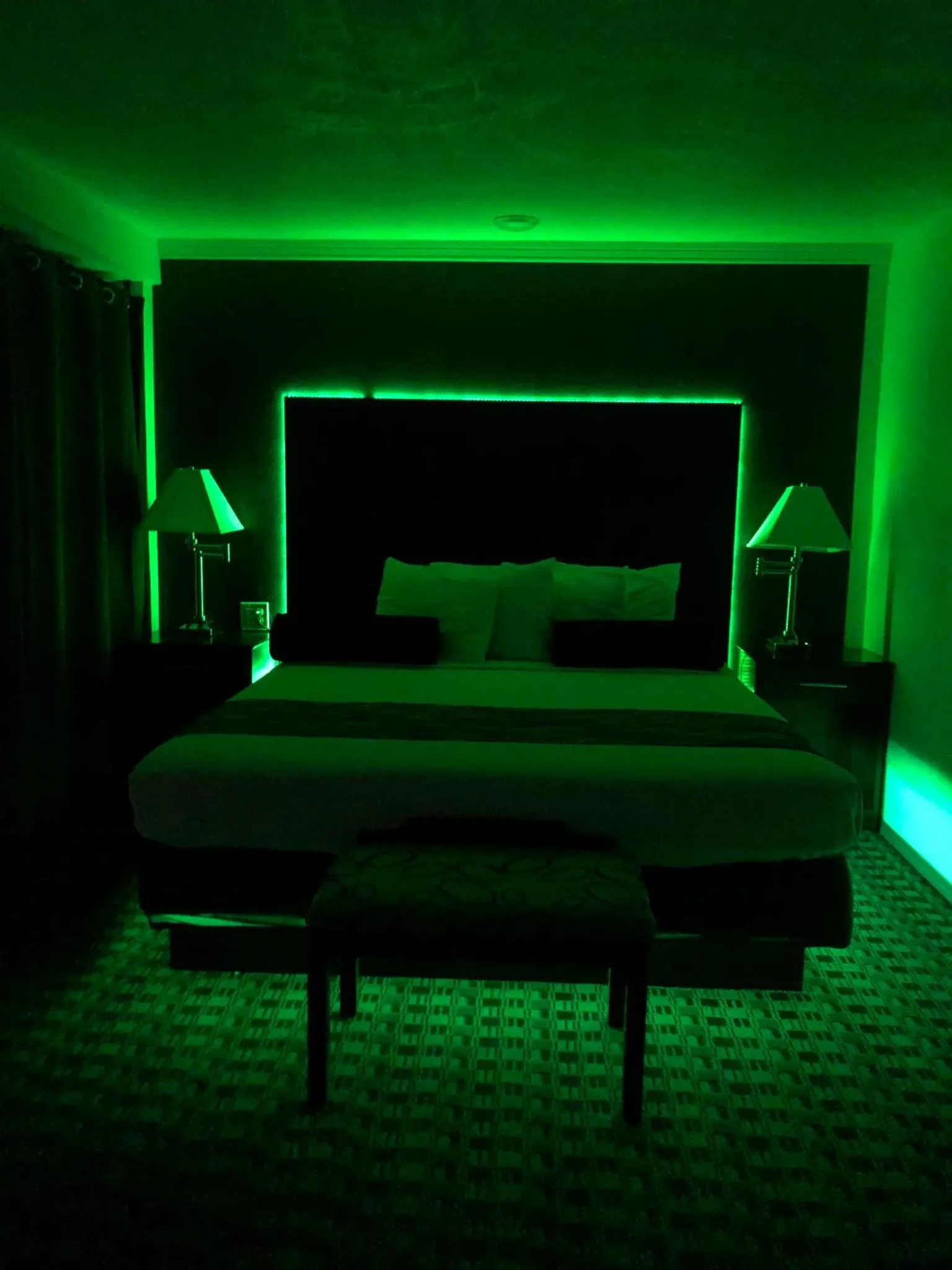 Bed in Budget Inn & Suites