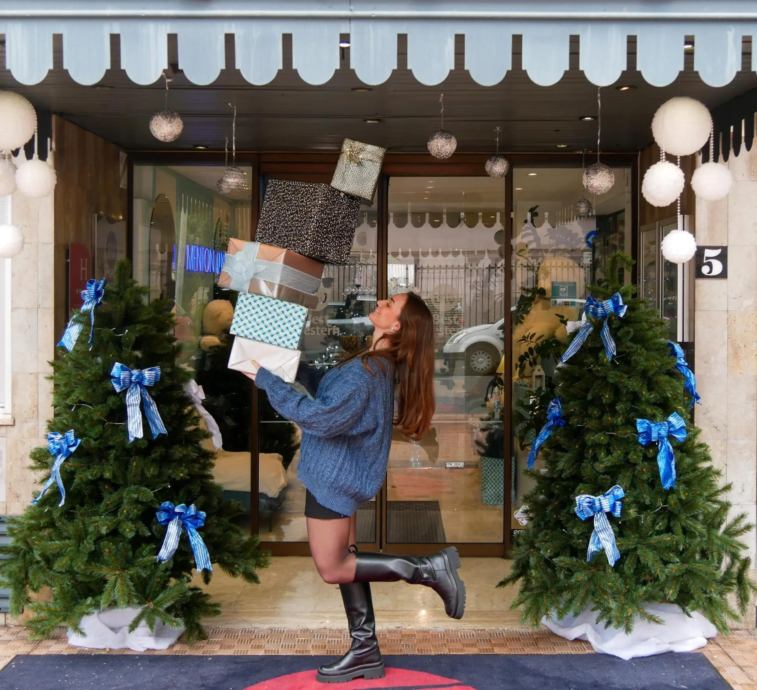 Facade/entrance in Best Western Hotel Mediterranee Menton Facade/entrance in Best Western Hotel Mediterranee Menton
