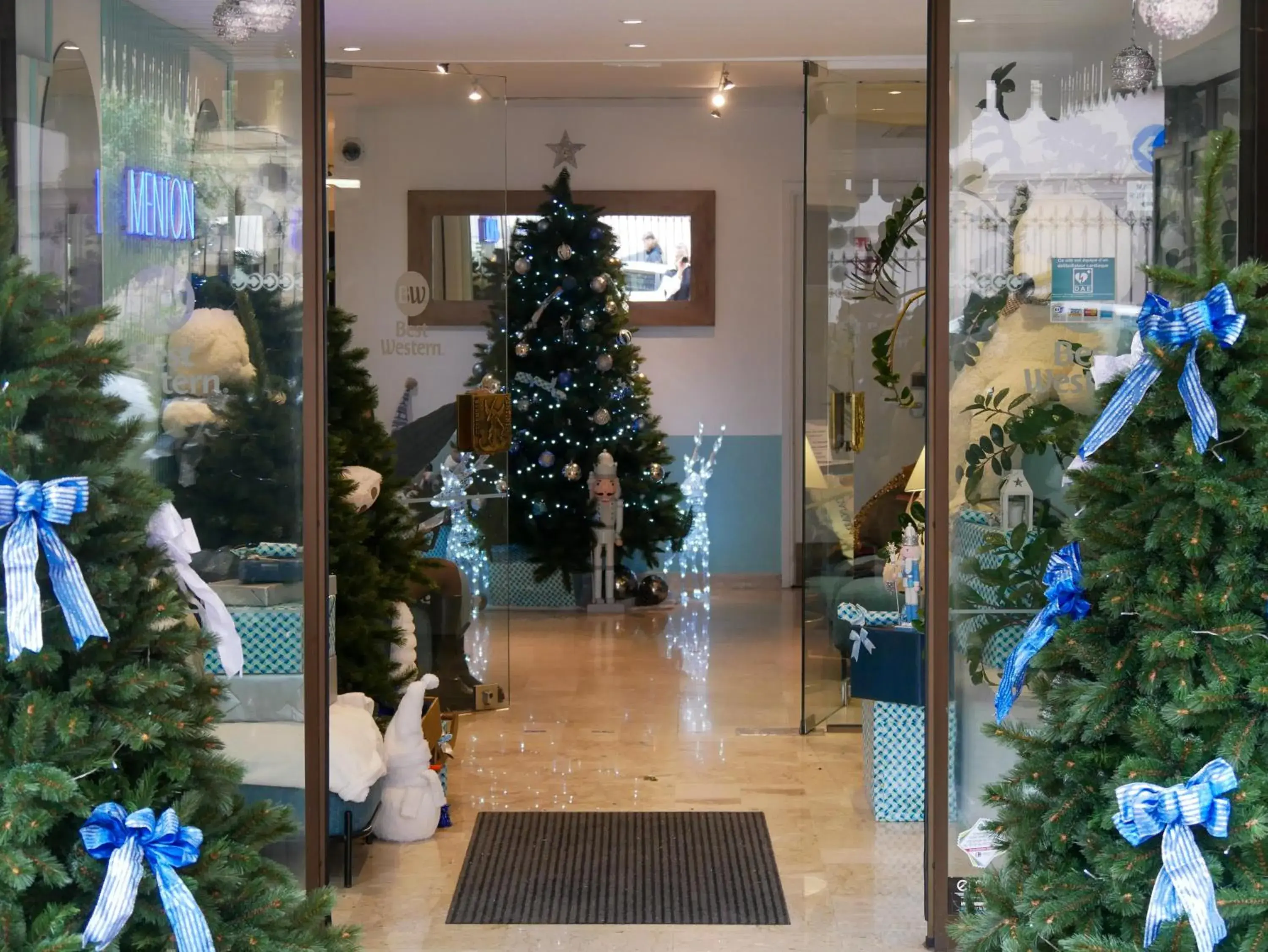 Lobby or reception in Best Western Hotel Mediterranee Menton Lobby or reception in Best Western Hotel Mediterranee Menton