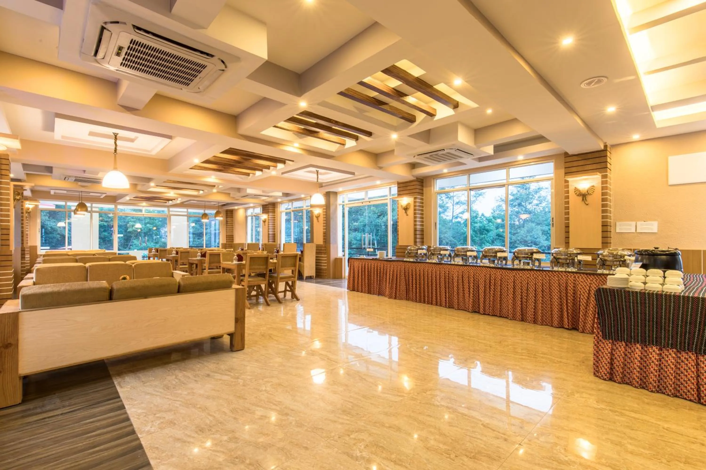 Restaurant/places to eat in Hotel Sarathi