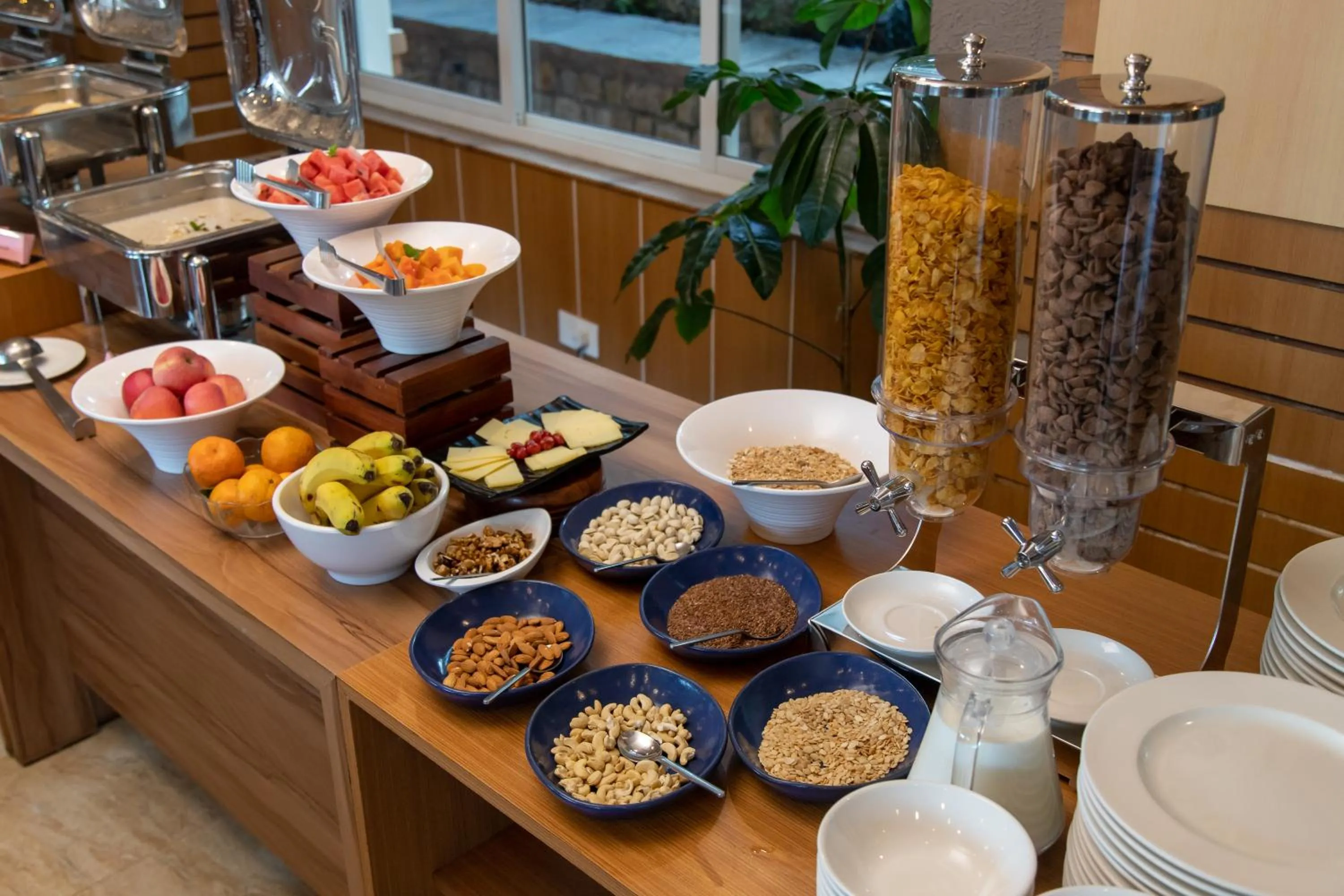 Food and drinks in Hotel Sarathi