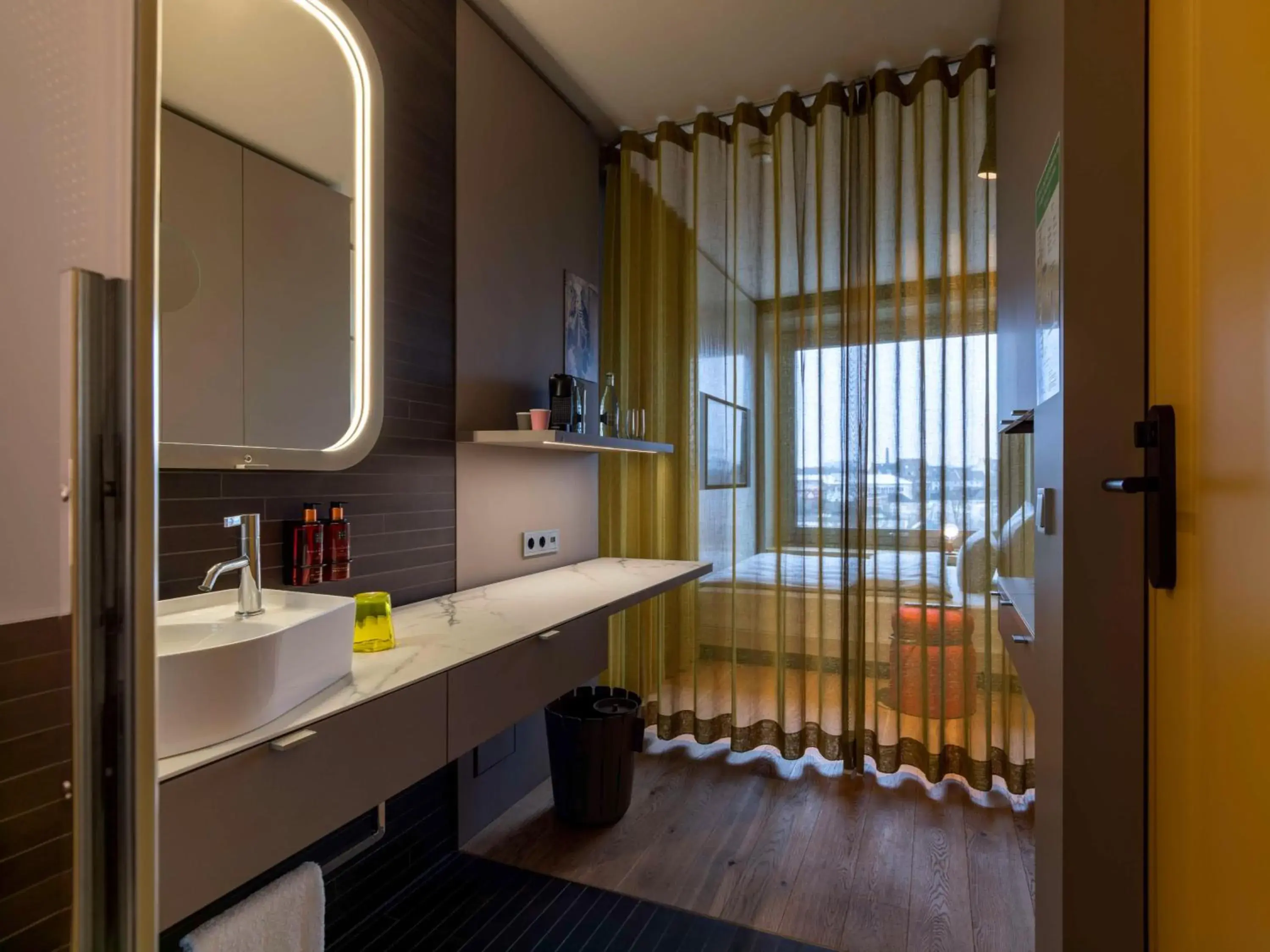 Standard Queen Room in b'mine hotel Düsseldorf Standard Queen Room in b'mine hotel Düsseldorf